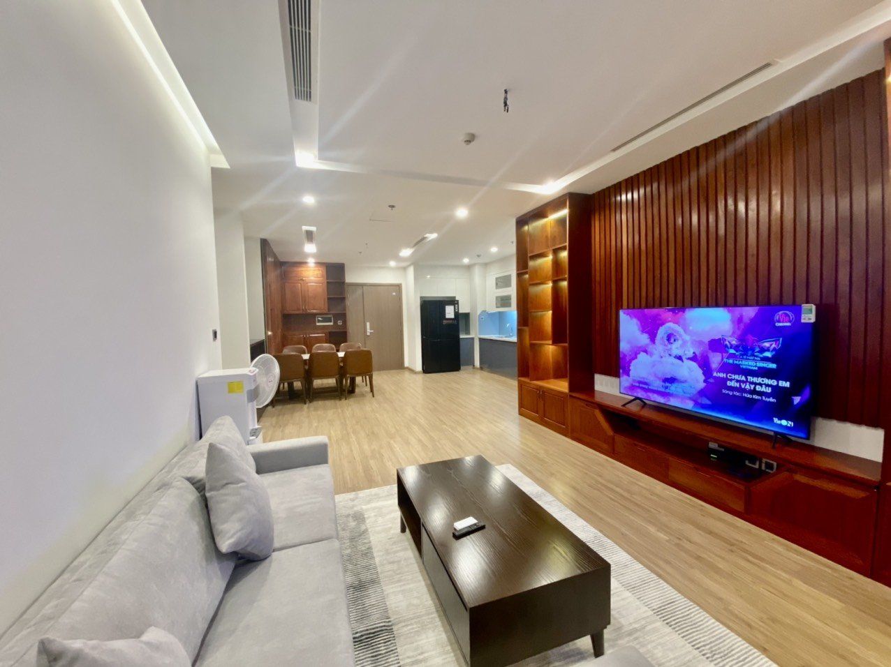 Cho thuê căn góc 110m2 - 3 phòng ngủ view Ngoại Giao Đoàn tòa M3 Vinhomes Metropolis