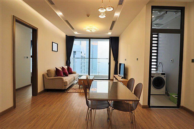 Cho thuê căn hộ 2 ngủ 70m2 tầng cao view Hồ Tây tòa M3 Vinhomes Metropolis