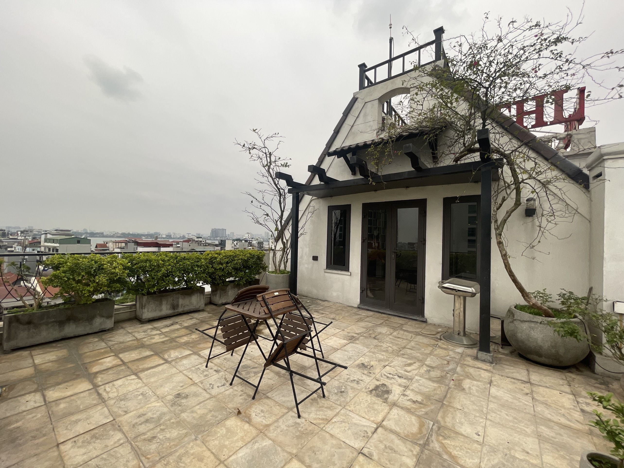 Cho thuê Penthouse 4PN/450m2 full đồ siêu đẹp tại Đặng Thai Mai, Tây Hồ. LH 0989 734 734
