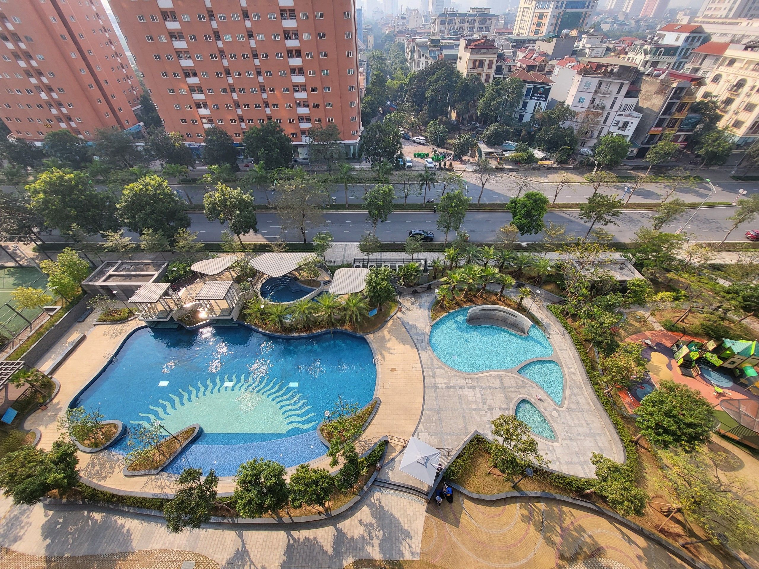 Cho thuê căn 4 ngủ 177m2 hướng Nam view bể bơi tại chung cư Starlake