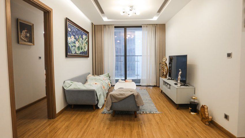 Cho thuê nhanh căn 2PN/72m2 tầng cao view đường Liễu Giai tại M1 Vinhomes Metropolis