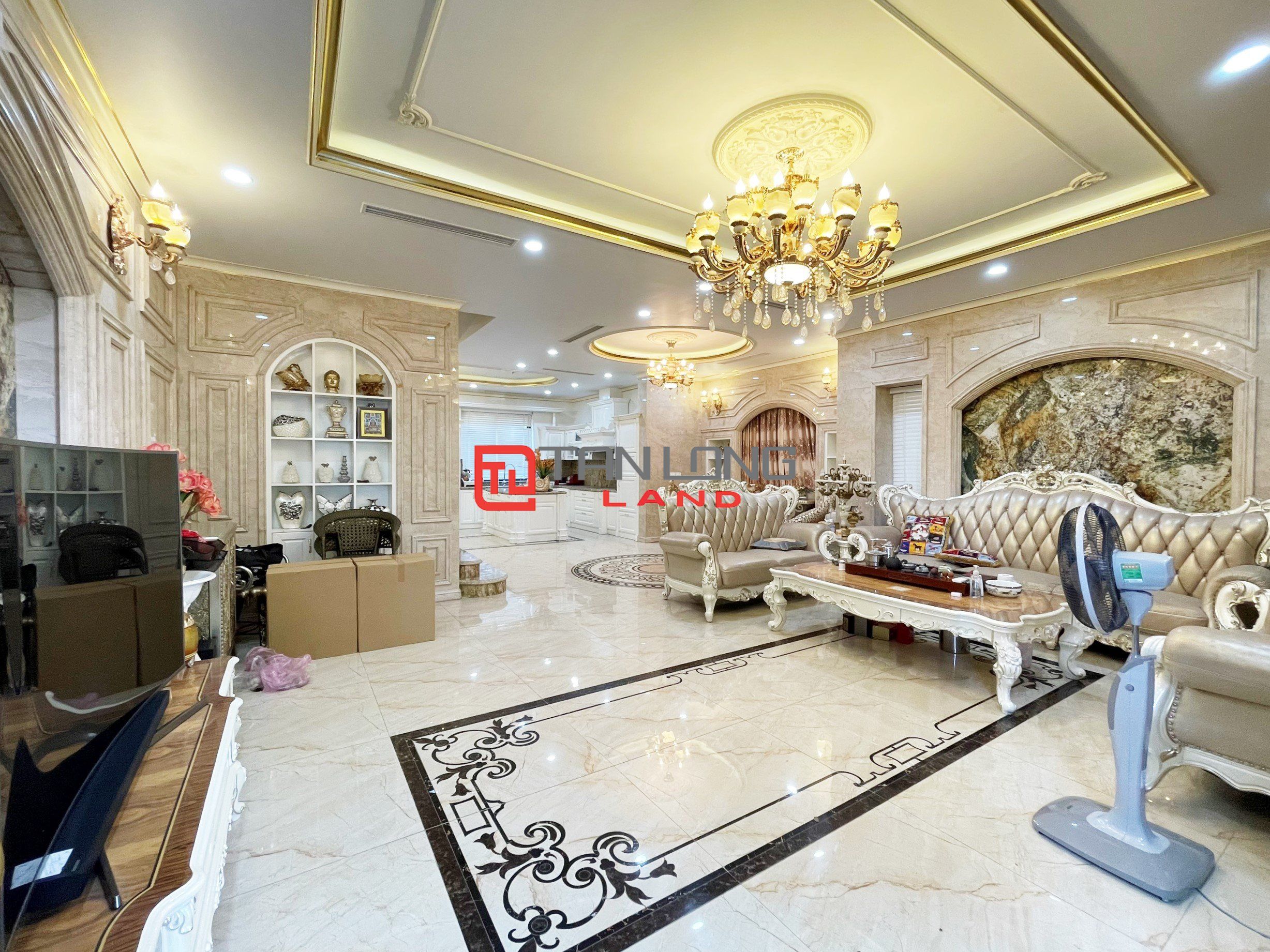 Cho thuê biệt thự song lập 5PN/200m2 nội thất cổ điển tại Vinhomes Riverside Long Biên