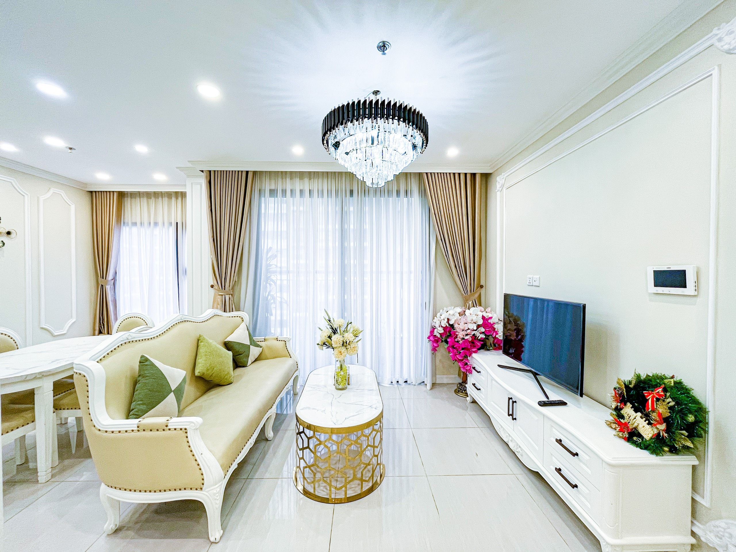 Chuyển nhượng căn hộ 2 ngủ +1 hướng chính Nam diện tích 65m2 tầng cao view thoáng Hinode Royal Park