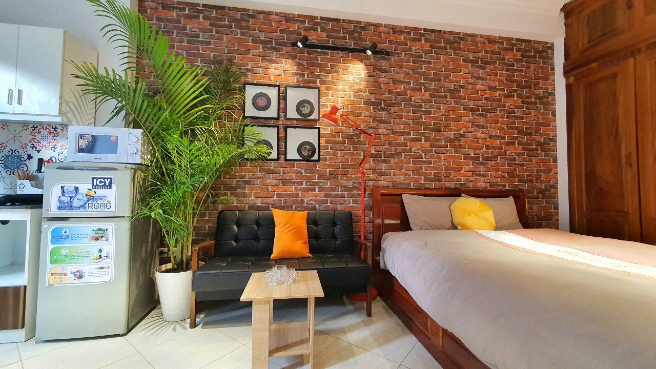 Cho thuê căn hộ dịch vụ Studio tầng 4, DT 30m2 full đồ tại Trúc Bạch, Ba Đình