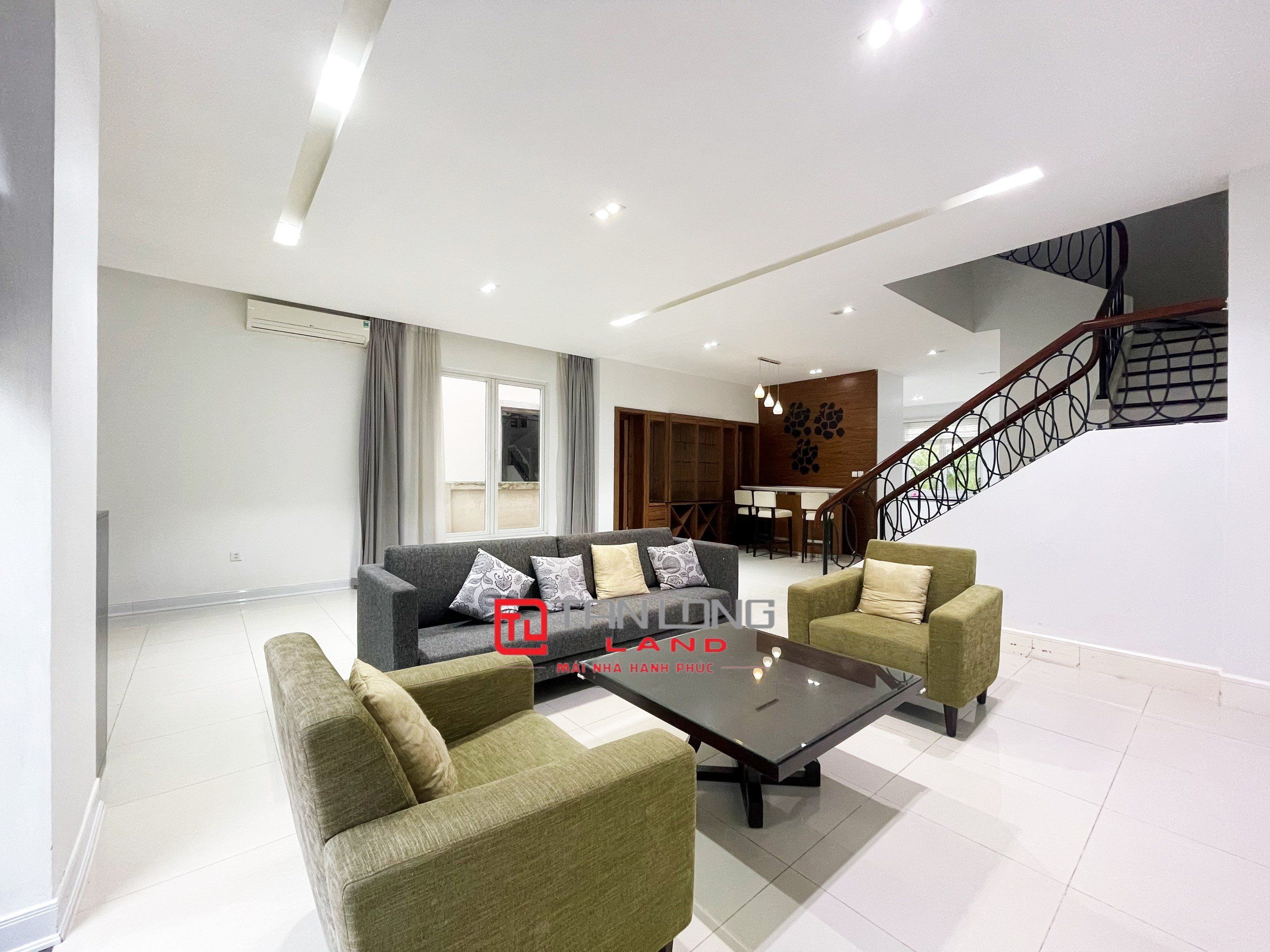 Cho thuê biệt thự song lập 270m2 siêu đẹp tại Vinhomes Riverside