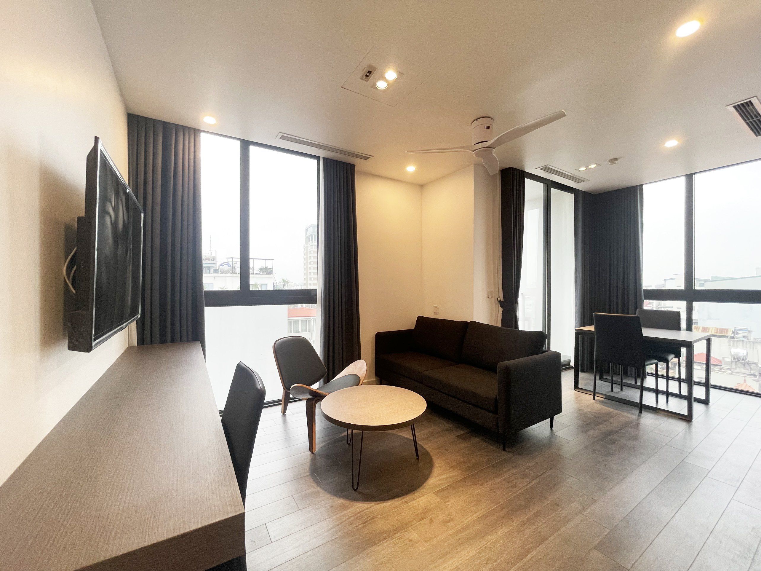 Cho thuê căn hộ 1 phòng ngủ hướng chính Nam, diện tích 55m2 đủ đồ An Lạc Green Symphony