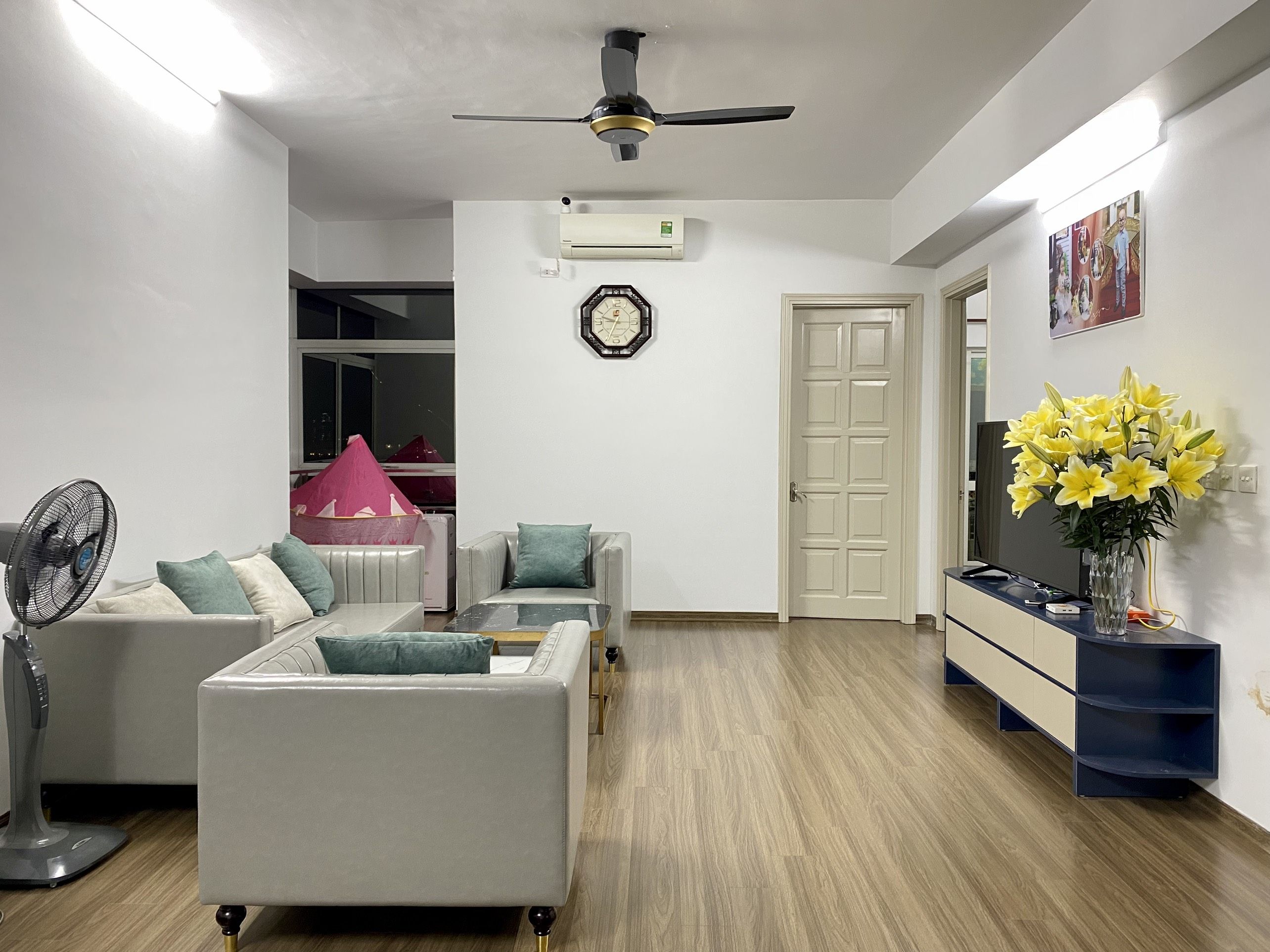 Cần bán chung cư 123m2, đủ đồ tại E1 Ciputra, quận Tây Hồ