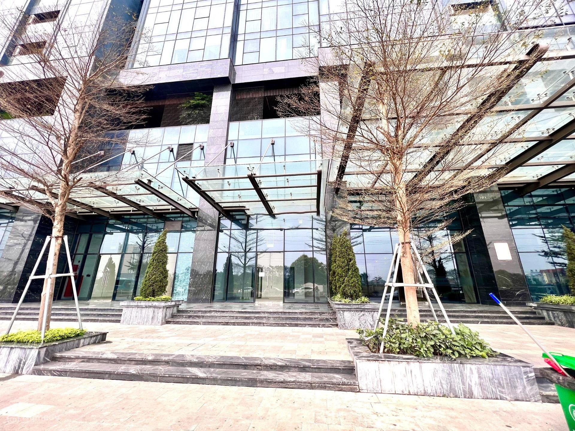 Cần mua shophouse chân khối đế mặt đường Ngô Gia Tự Vinhomes Sky Park Bắc Giang