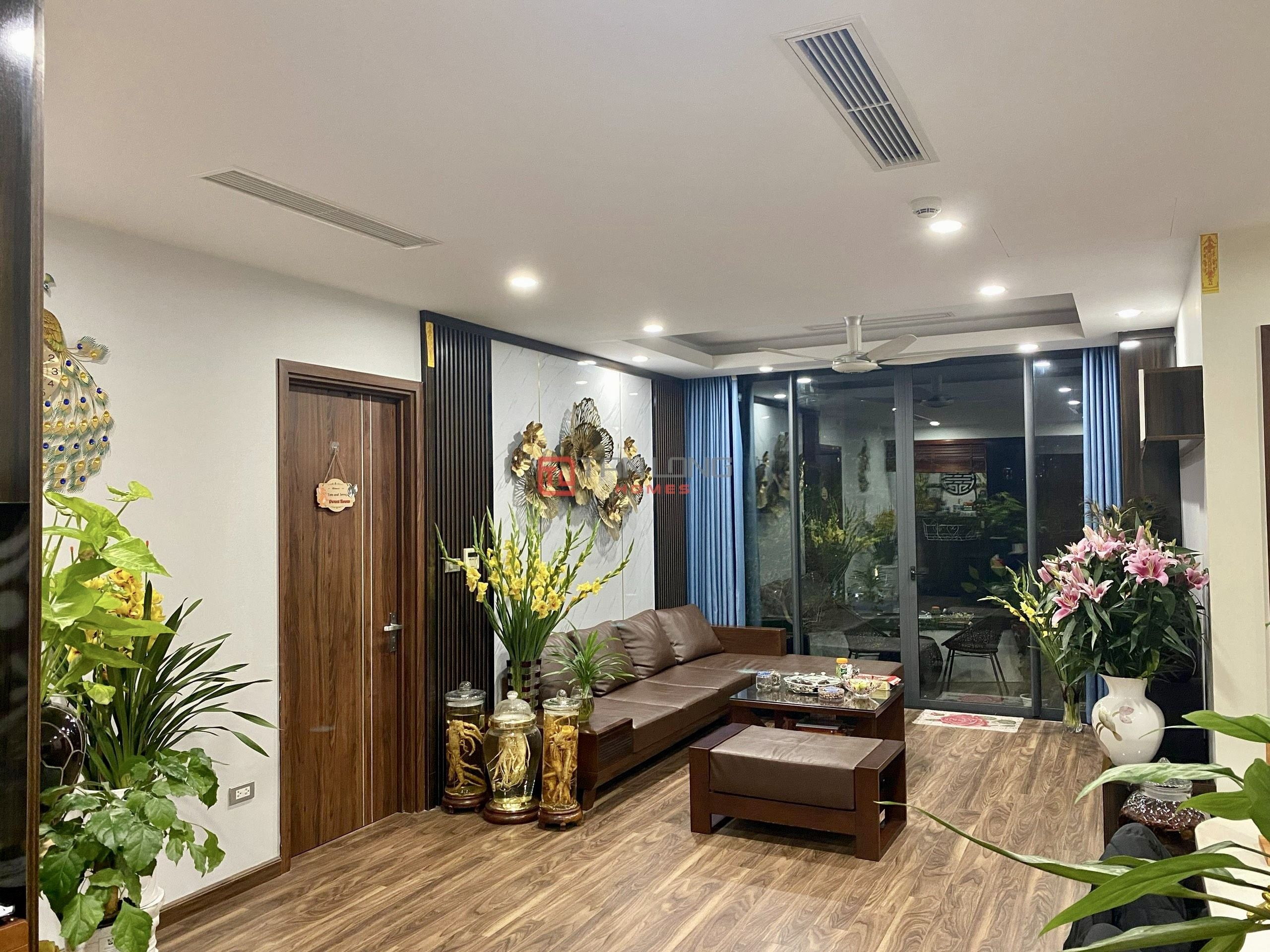 Chuyển nhượng căn 4 phòng ngủ 136,03m2 tầng thấp, có sổ đỏ tại N01T8 Ngoại Giao Đoàn