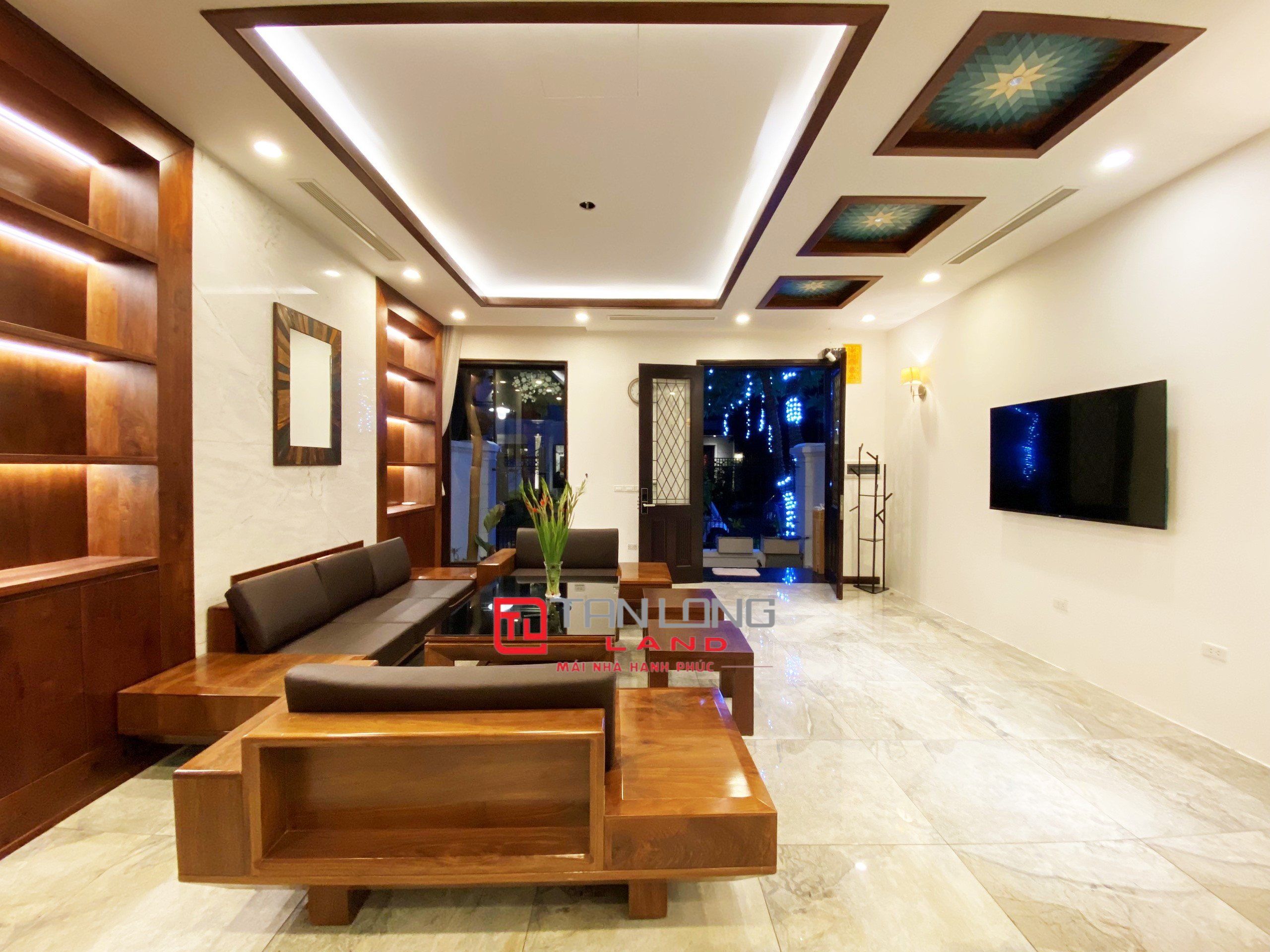 Cho thuê liền kề Vinhomes The Harmony 96m2 x3 phòng ngủ, full nội thất gỗ, giá tốt