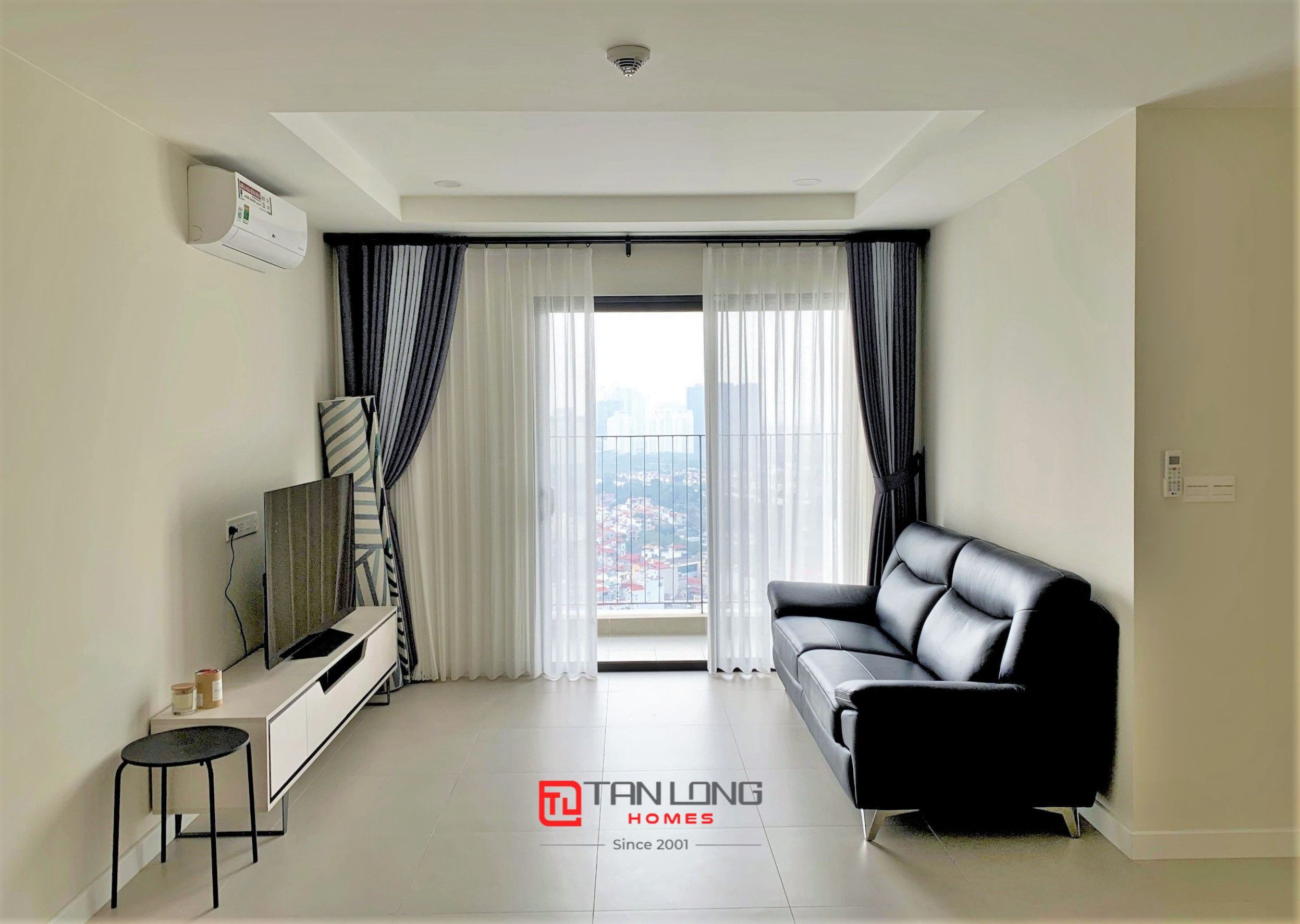 Cho thuê căn hộ 2PN/88m2 full đồ tầng cao view thành phố tại Novo Kosmo