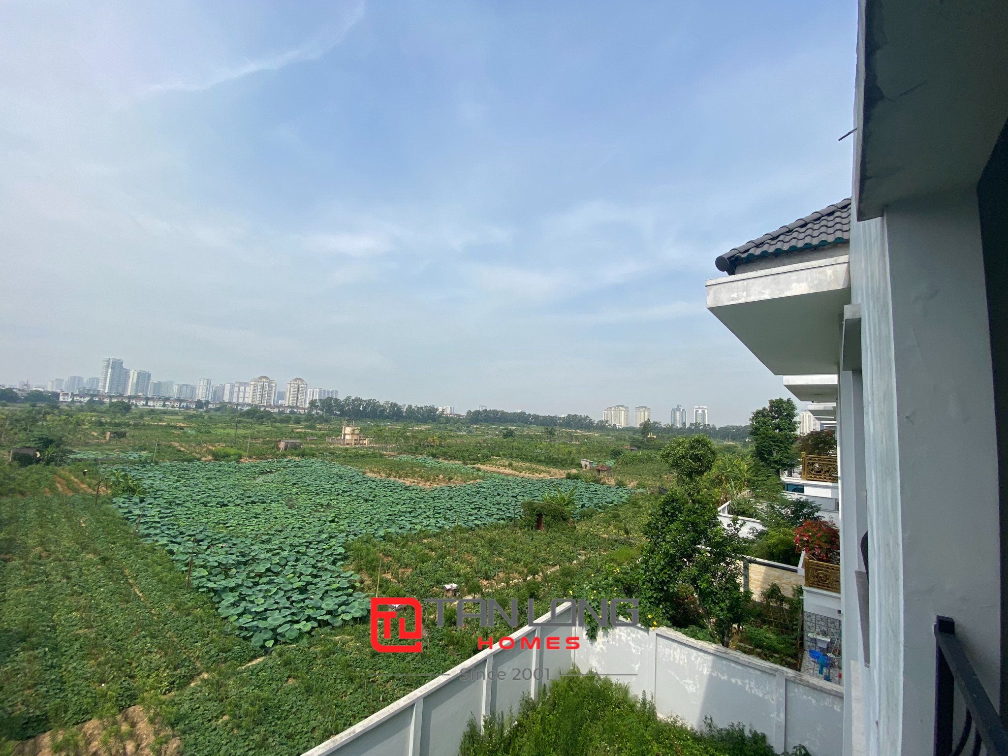 Bán biệt thự K6 Ciputra: Căn 400m2 x 3 tầng nhà xây thô, có sổ đỏ, pháp lý sạch