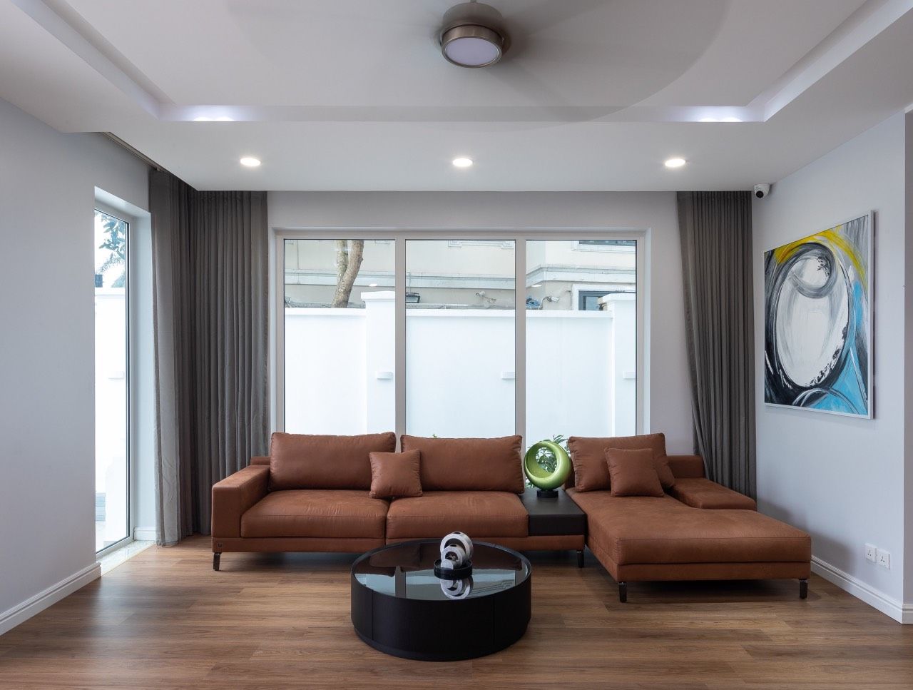 Biệt thự nội thất hiện đại khu C1 Ciputra cho thuê