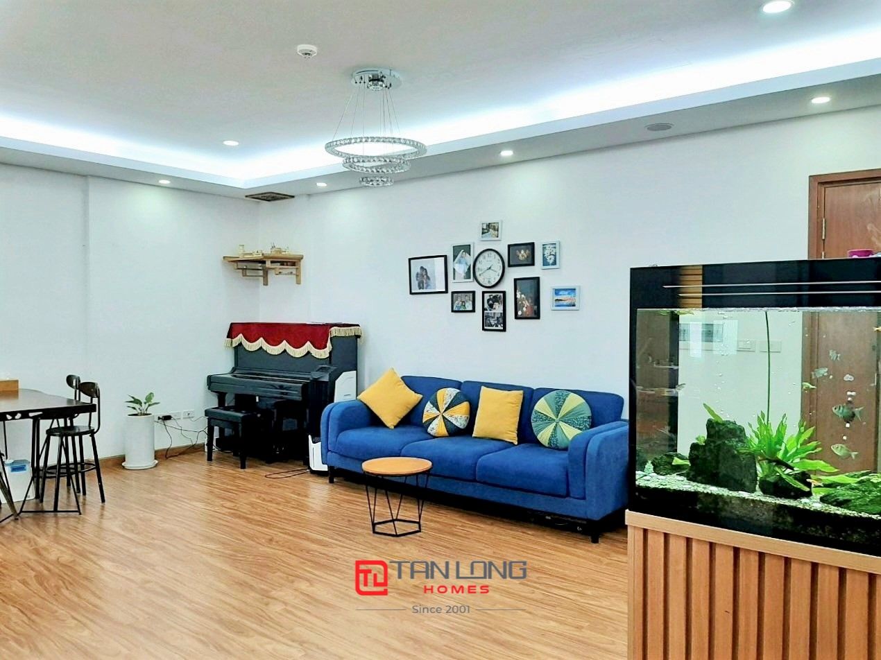 Bán căn 2 ngủ 83,2m2 tầng cao full đồ view Starlake tại N03T5 Ngoại Giao Đoàn