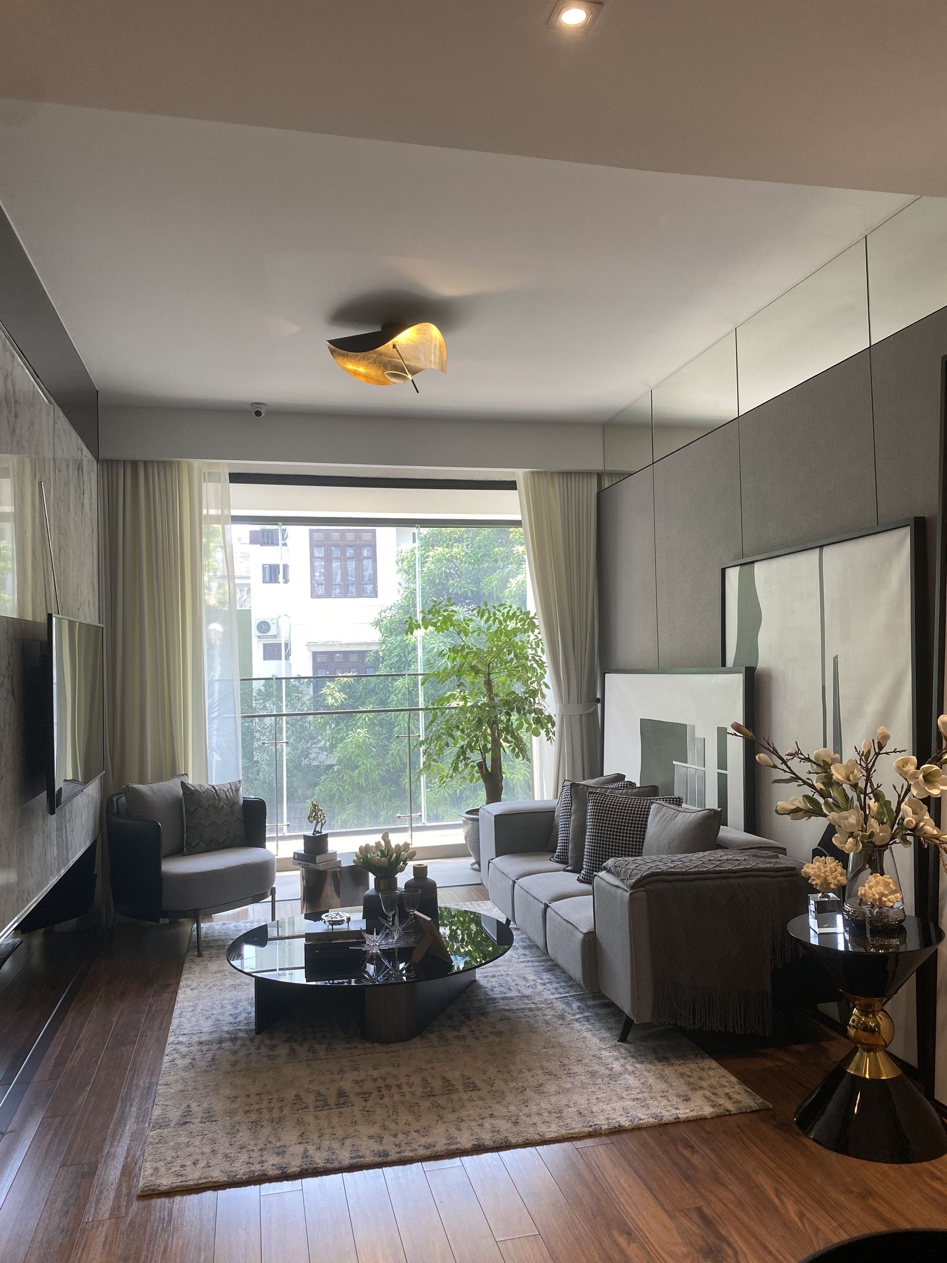 Chính chủ cần bán căn 2 ngủ dự án Heritage, 92m2, view Hồ Tây, Giá thiện chí