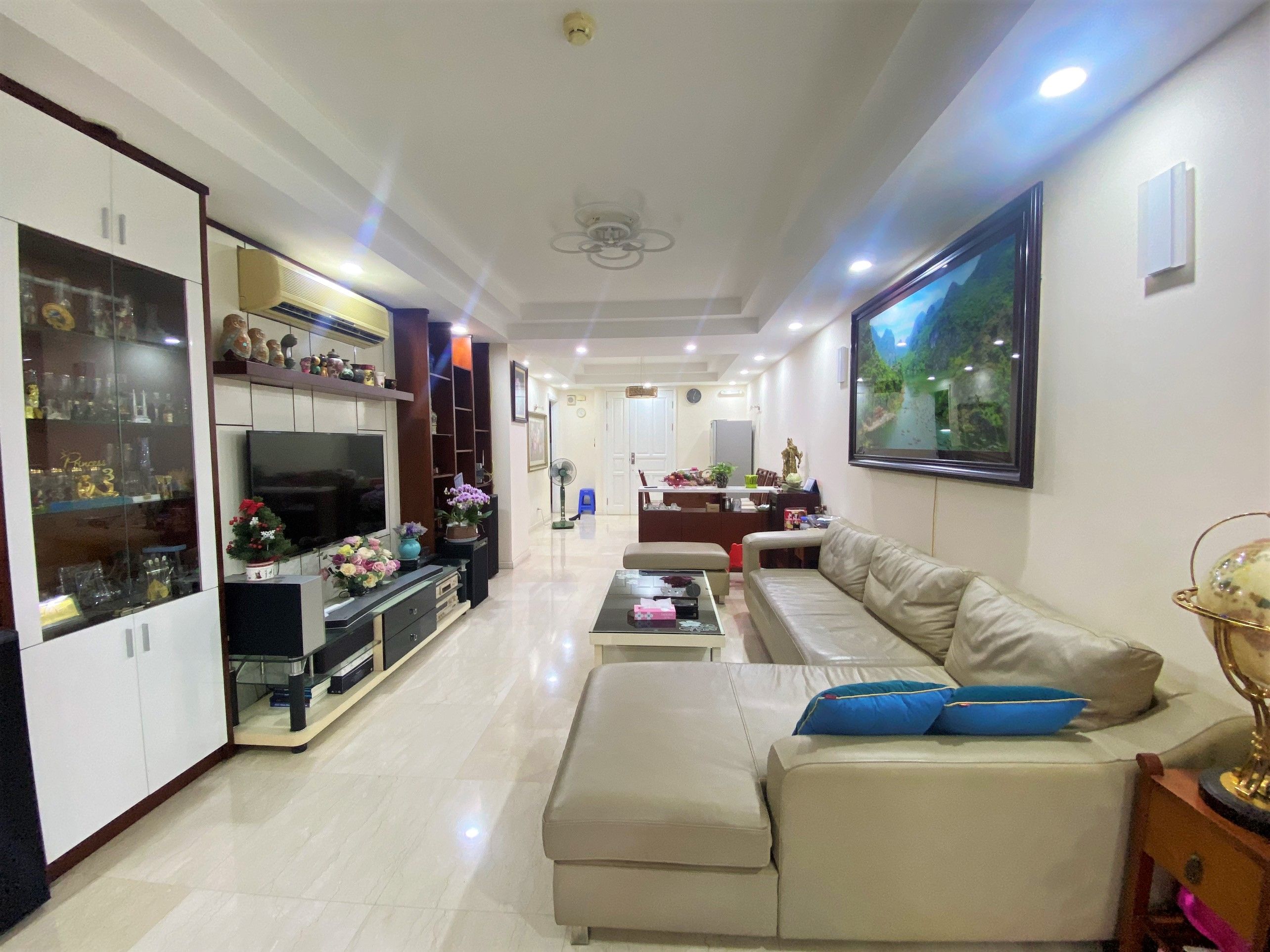 Chuyển nhượng căn 01 tầng cao tòa P2 Ciputra: DT 145m2 căn 3 ngủ hướng mát giá có thương lượng
