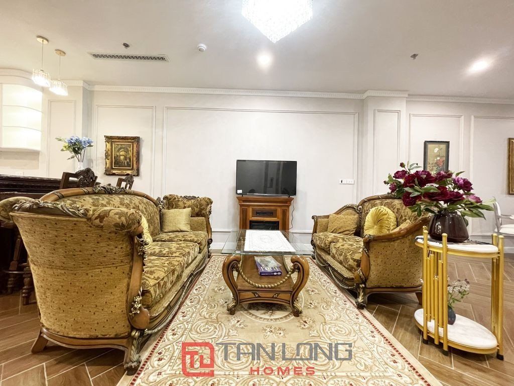 Cho thuê căn hộ dịch vụ 4PN/200m2 view chính diện Hồ tại Xuân Diệu