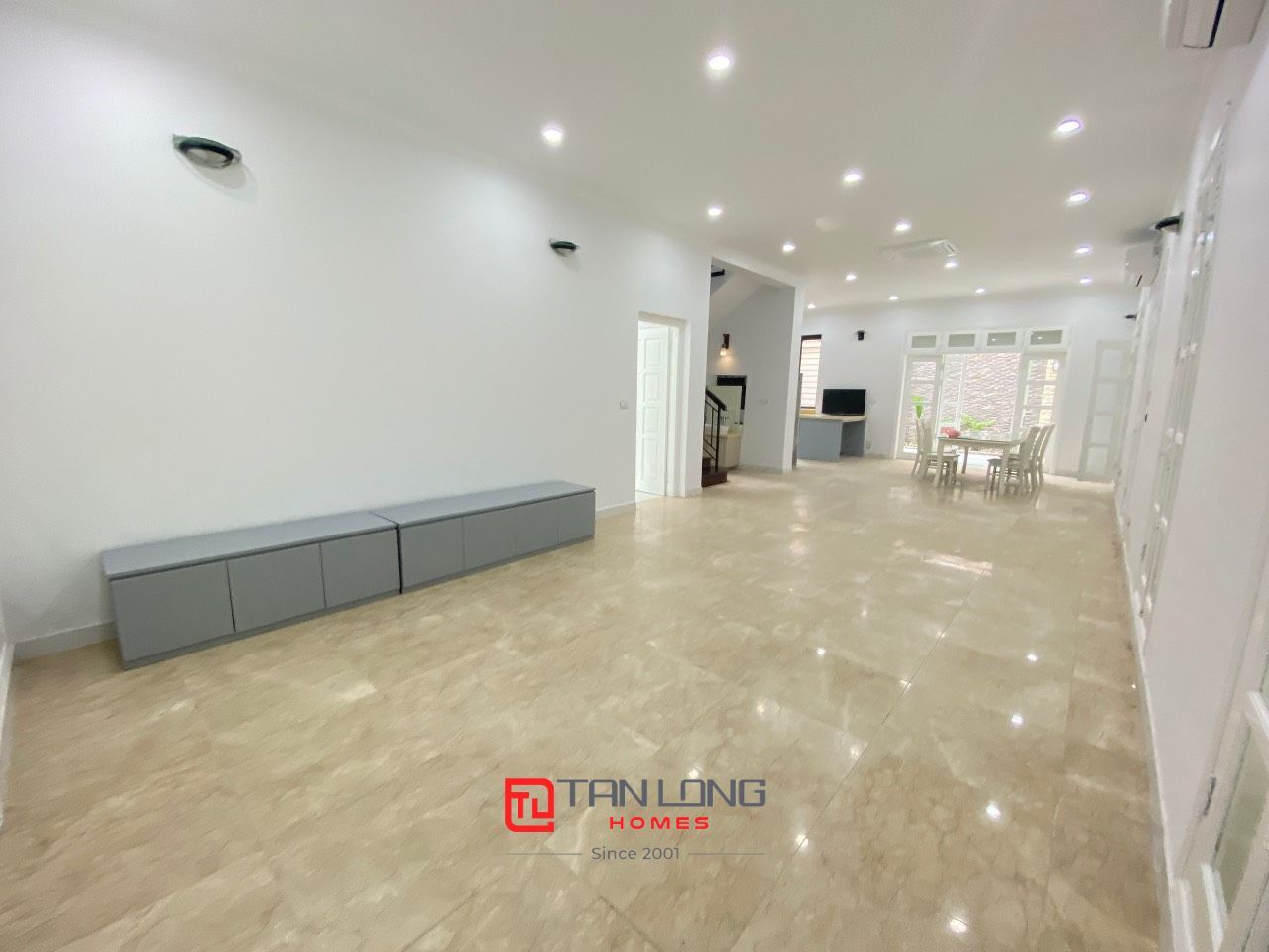 Cho thuê biệt thự T9 Ciputra Hà Nội: 5PN x 230m2 đang set-up đồ, nhà mới nguyên chưa ở
