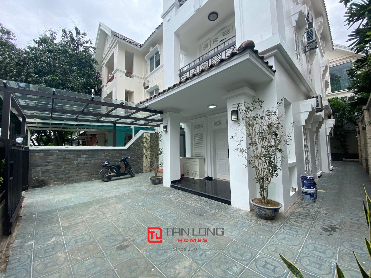 Biệt thự 5PN/230m2 vị trí đẹp đẳng cấp cho thuê tại T9 Ciputra, nhận nhà luôn