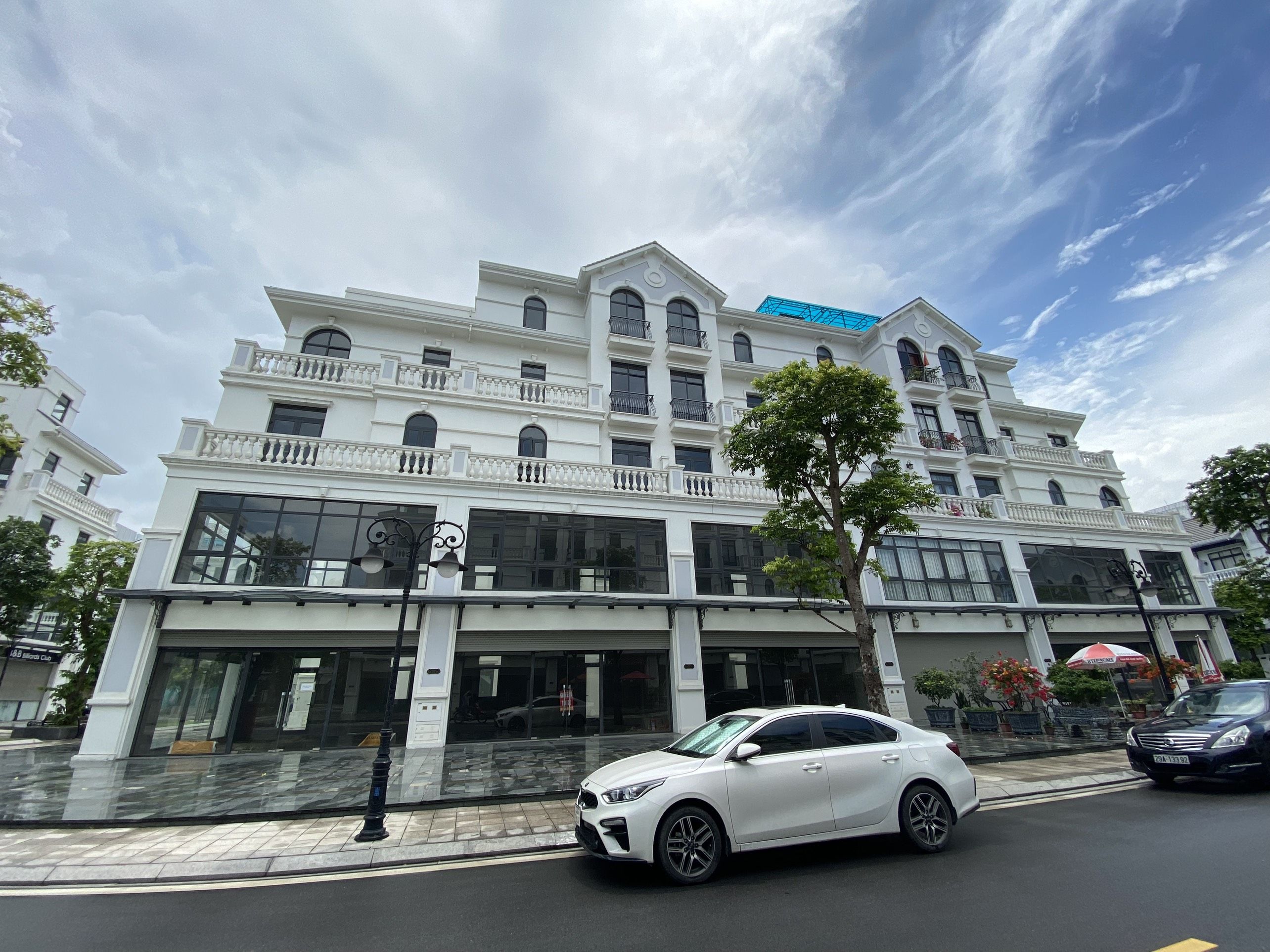Cho thuê shophouse hướng Đông Bắc đường Vịnh Tây 11 Vinhomes Ocean Park 3