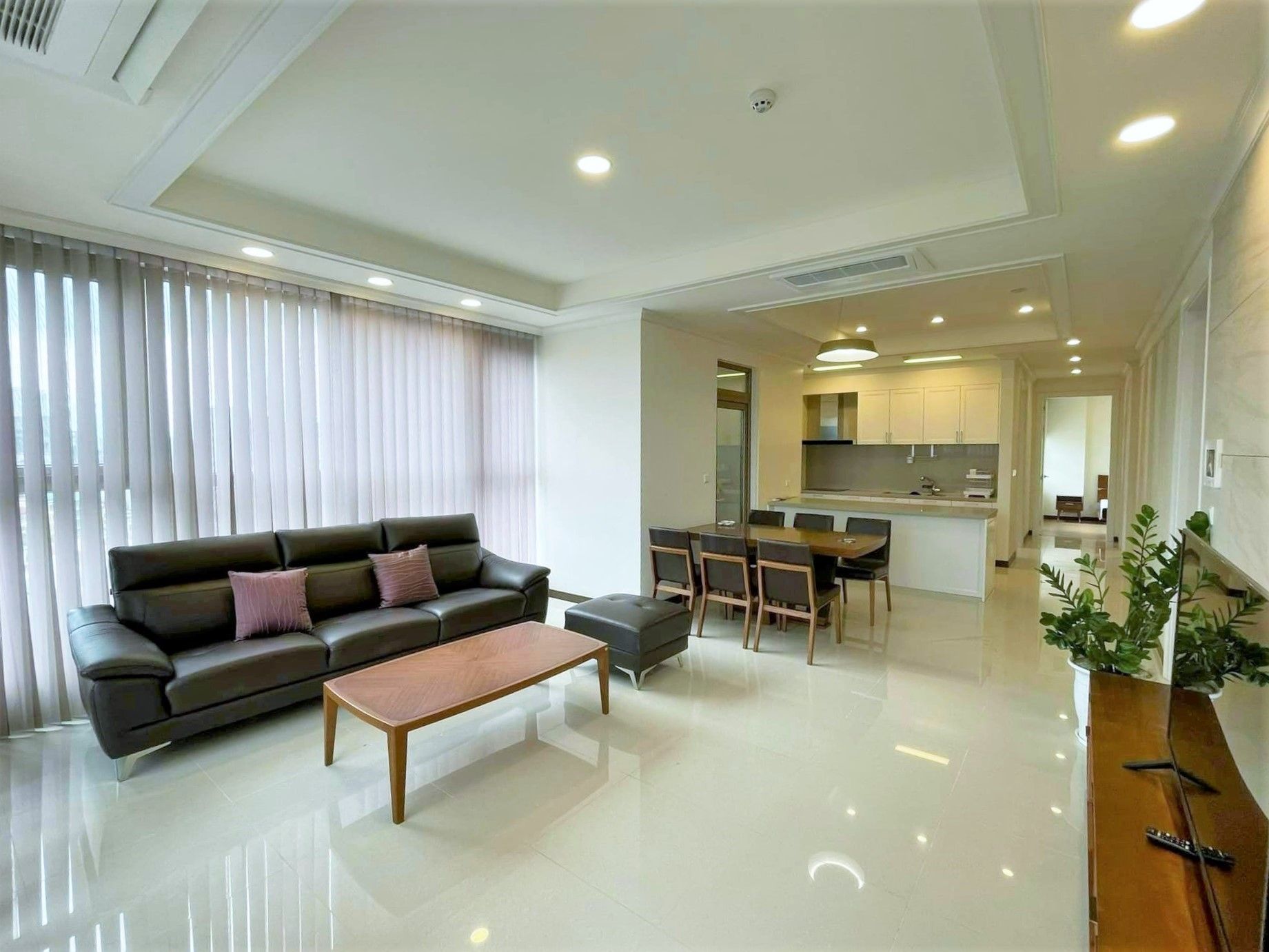 Chính chủ cho thê chung cư Starlake: 125m2 x 3 ngủ ban công Nam, full đồ mới đẹp