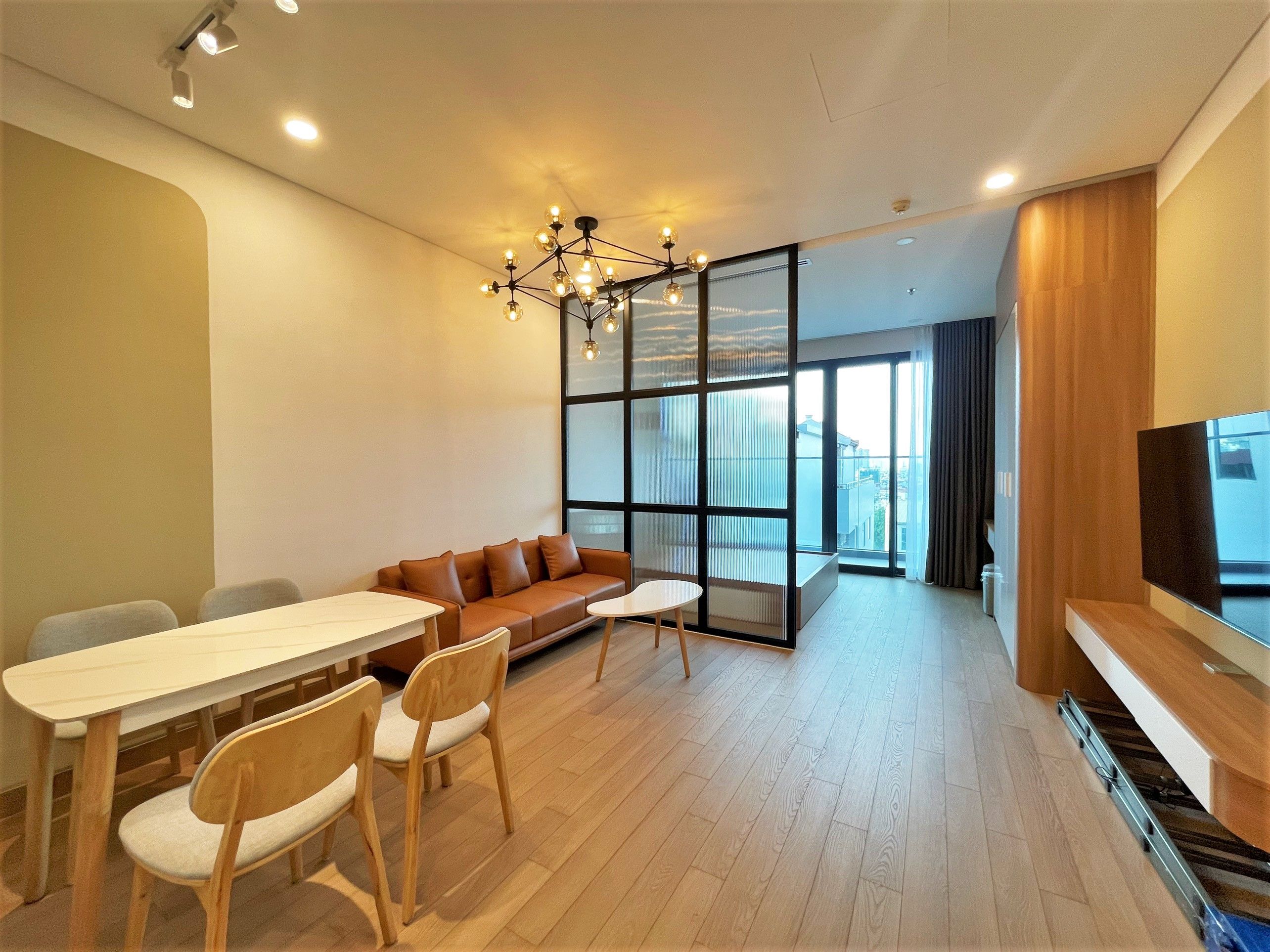 Cho thuê căn hộ studio: 45m2 full đồ FREE các loại phí tại Lancaster Luminaire đường Láng