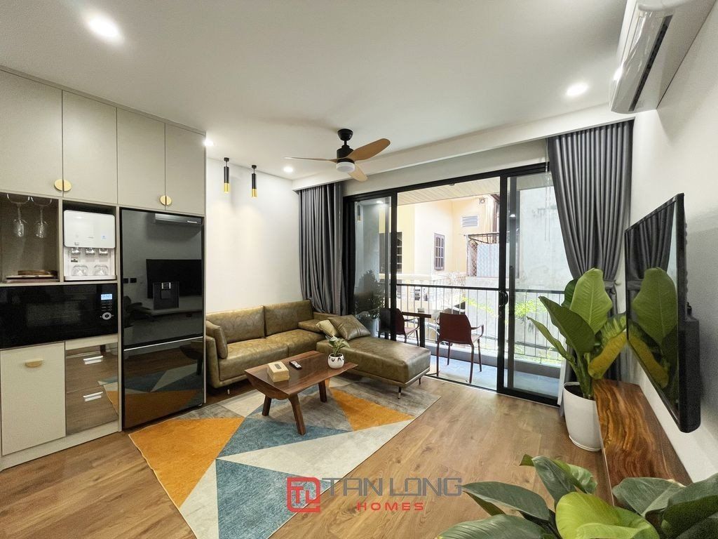 Cho thuê căn hộ dịch vụ 1 ngủ 1 khách 62m2 tầng trung view thoáng tại Vũ Miện, Tây Hồ