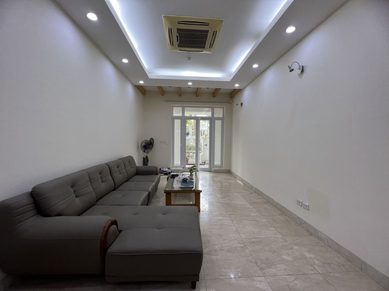 Cho thuê biệt thự 180m2 full đồ mới tại khu T5 Ciputra, nhận nhà nhanh
