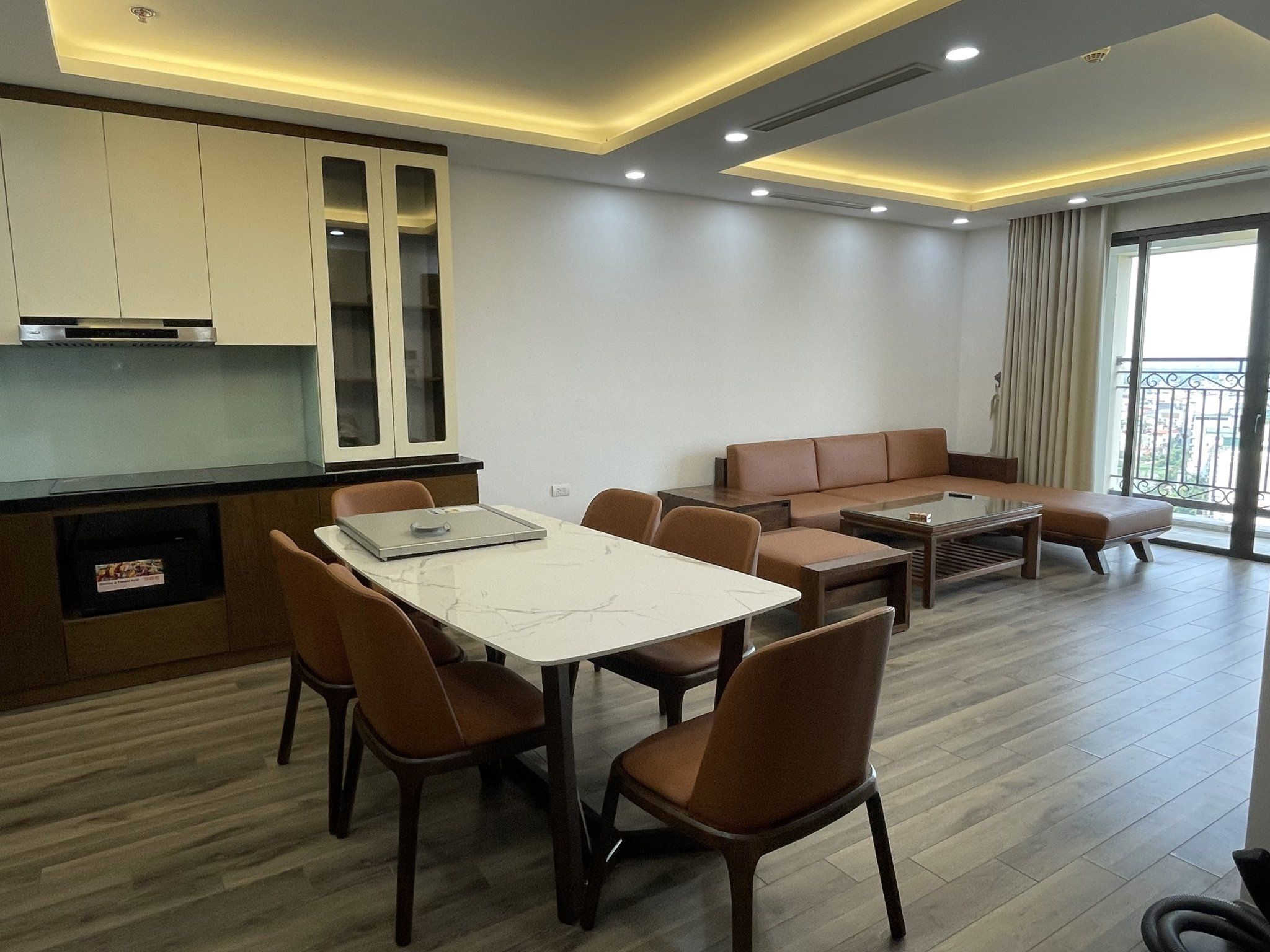 Cho thuê căn hộ 3PN 111m2 tại D'Le Roi Soleil 59 Xuân Diệu, Quảng An, Tây Hồ