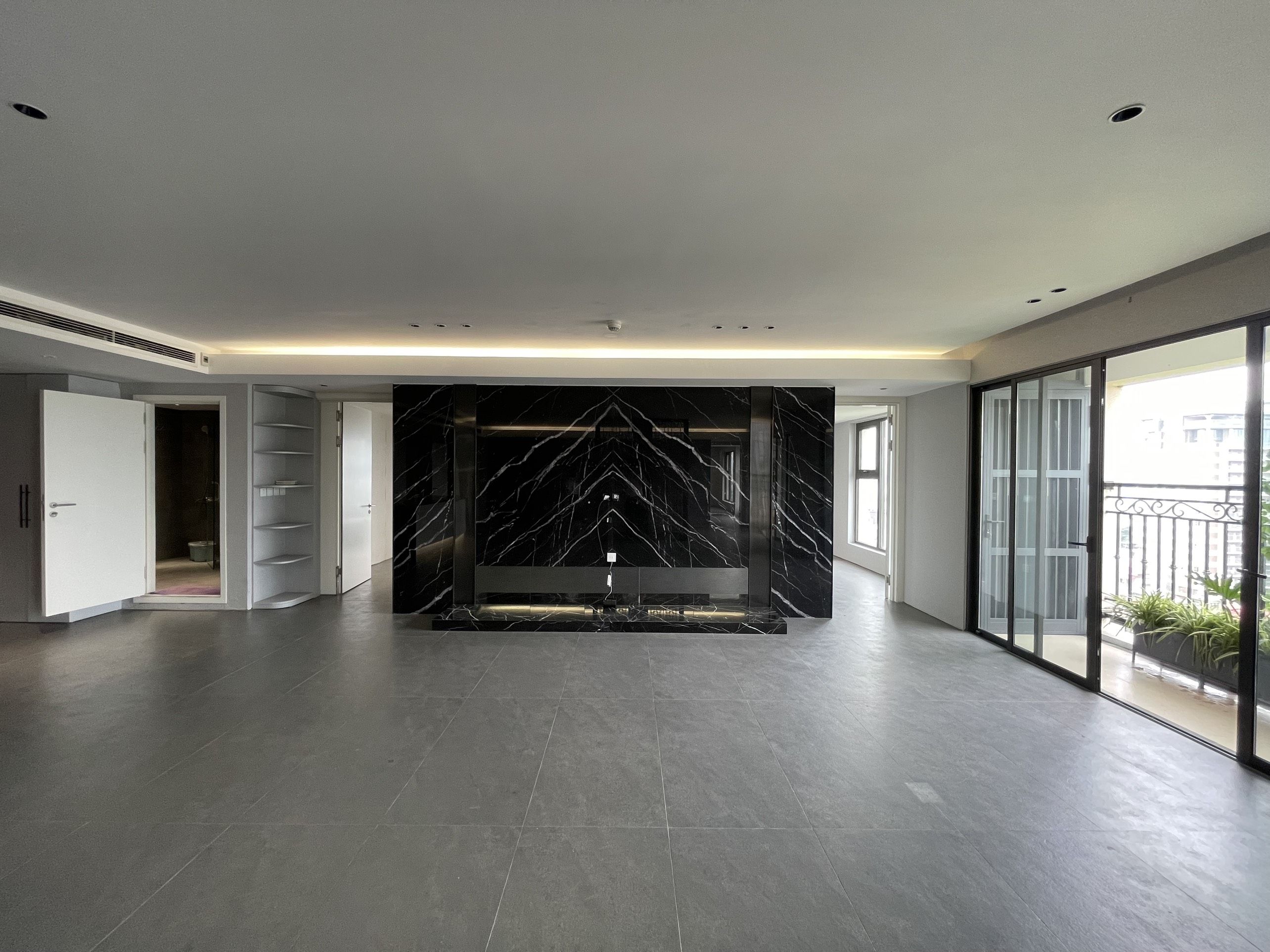Cho thuê căn hộ 4PN diện tích 295m2 view Hồ Tây D'Le Roi Soleil, Đặng Thai Mai