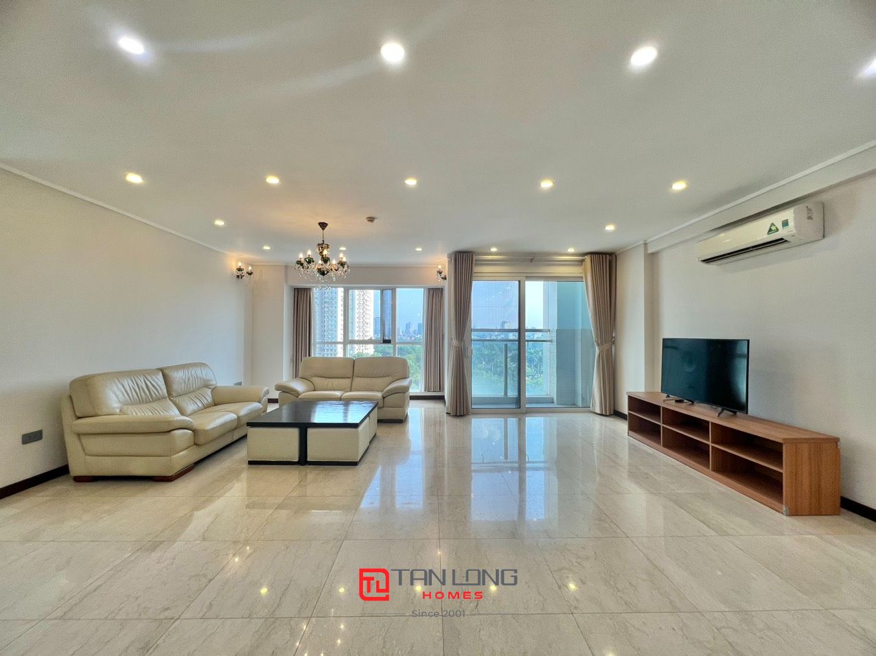 Cho thuê căn 3PN/267m2 tầng trung view thoáng tòa L2 Ciputra