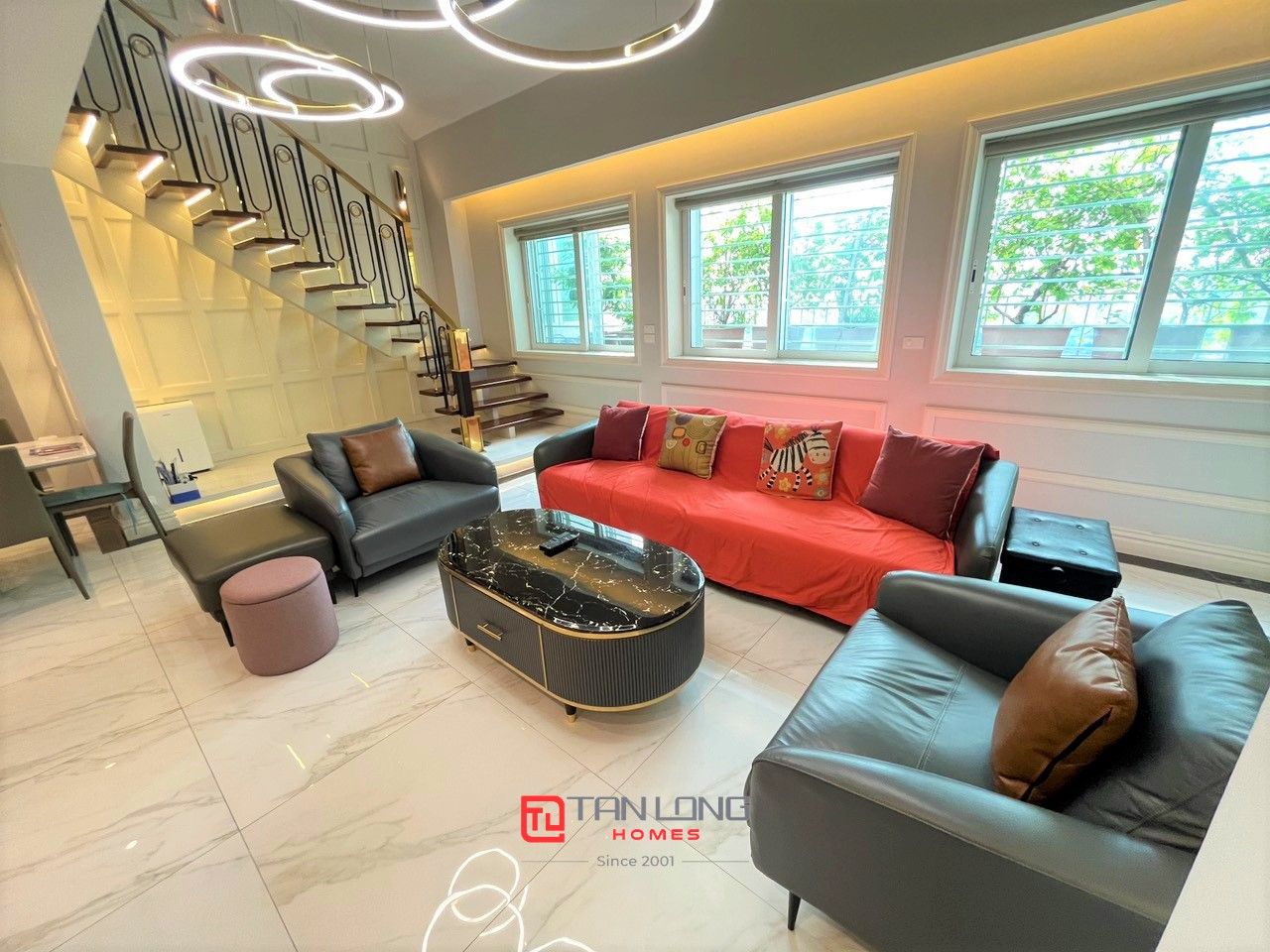 Cho thuê căn Penthouse siêu đẹp tại E4 Ciputra, DT 230m2 x 4 ngủ full đồ đẳng cấp