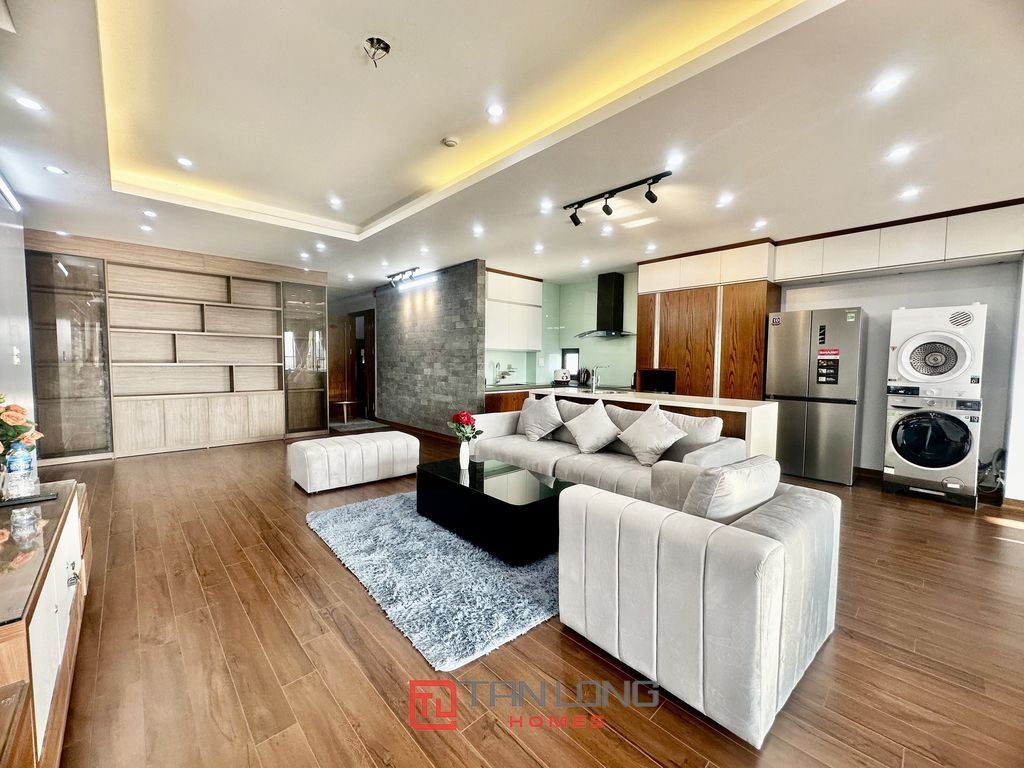 Cho thuê căn hộ dịch vụ Trịnh Công Sơn: 3PN/160m2 full đồ mới view trực diện Hồ Tây