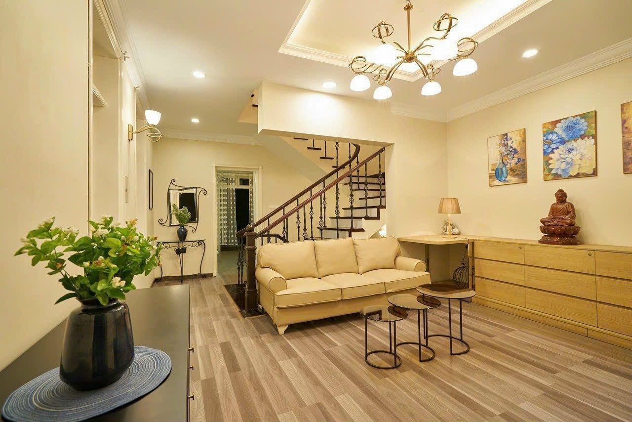 Cho thuê biệt thự liền kề khu P Ciputra view đường đôi