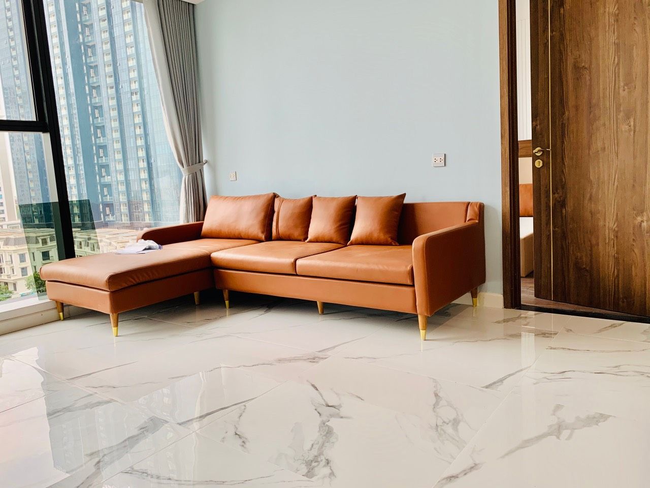 Bán căn hộ chung cư Sunshine City tầng thấp có sổ hồng sở hữu lâu dài