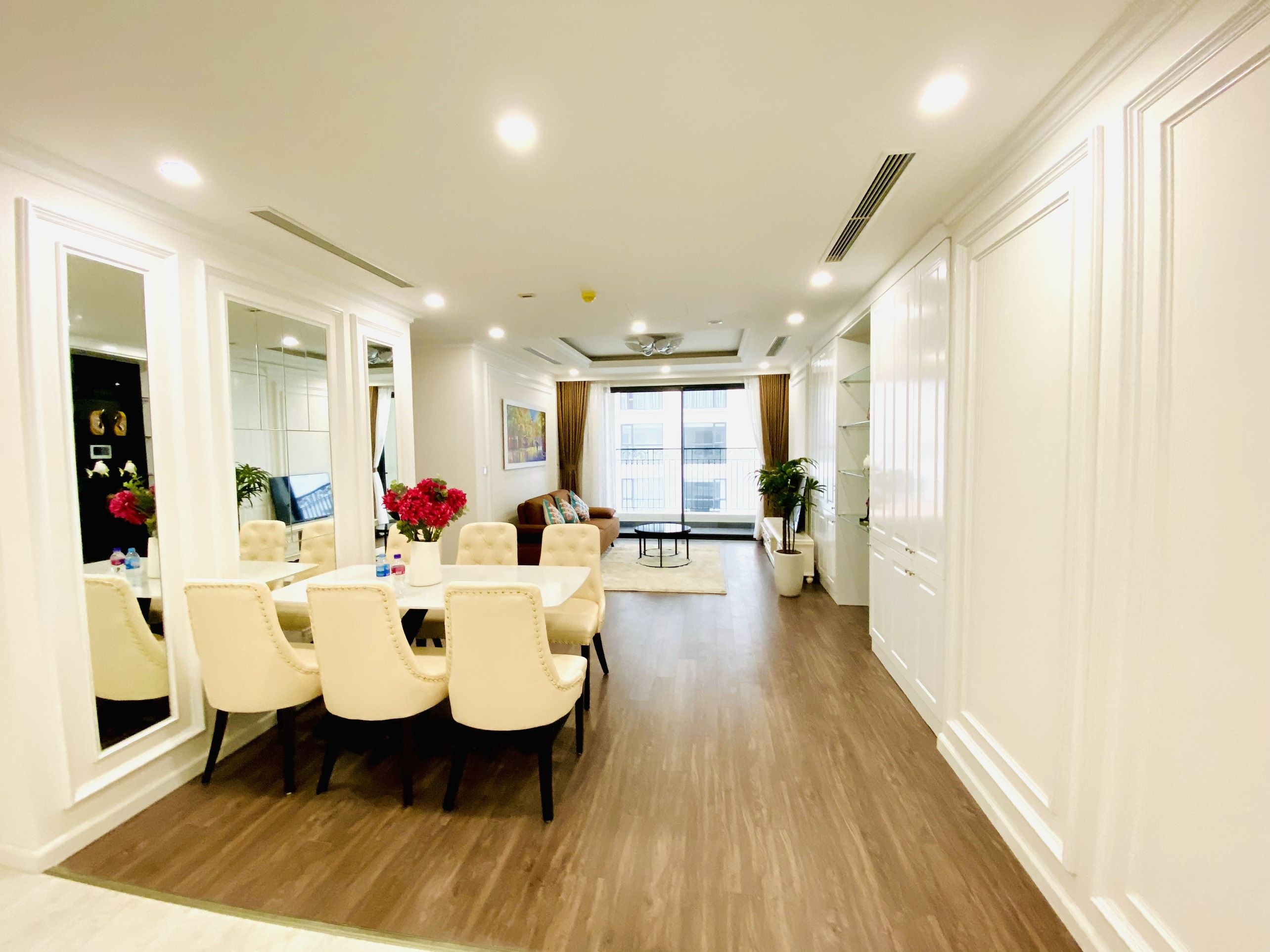 Cần bán căn hộ 3 phòng ngủ tại Watermark 395 Lạc Long Quân