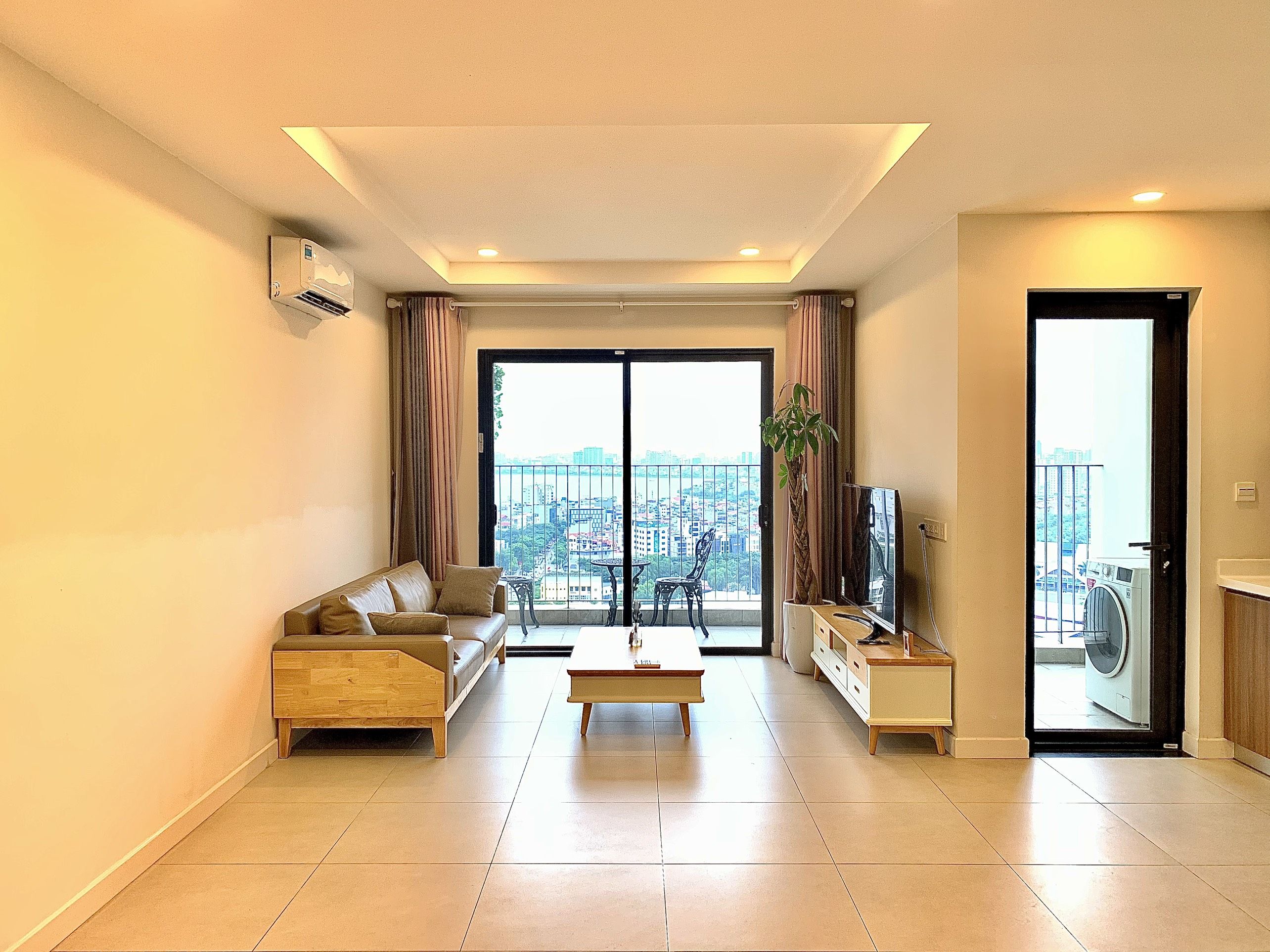 Bán căn 3 ngủ 118m2 full đồ Kosmo Novo view Hồ Tây sẵn sổ đỏ, sang tên nhanh