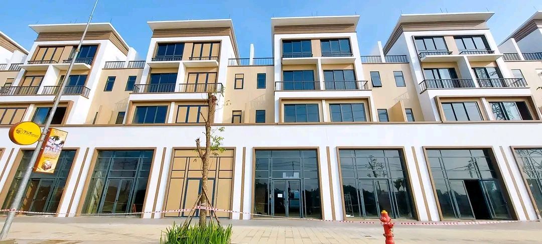 Bán căn góc shophouse siêu VIP hướng Đông Nam diện tích 80m2 x 4 tầng, dãy Nhật Nguyệt Vin Cổ Loa