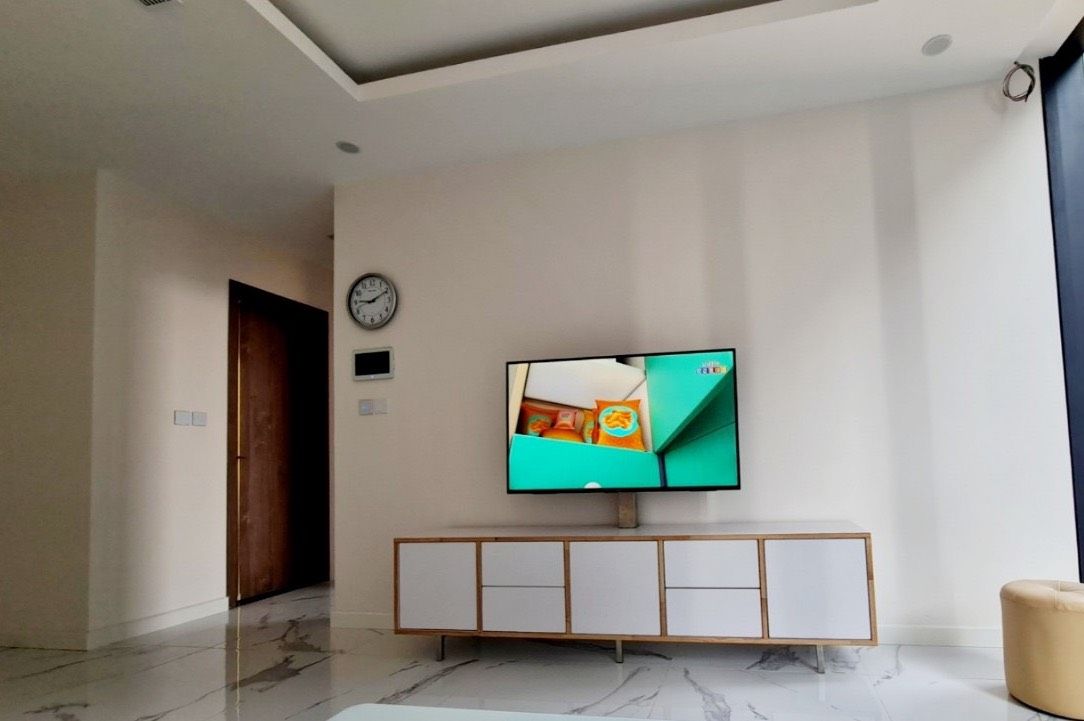 Cho thuê căn hộ 3 phòng ngủ toà E2 tại D'Eldorado Phú Thượng giá tốt