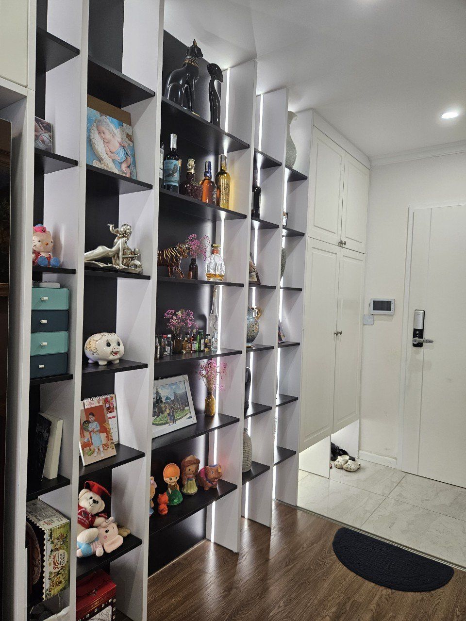 Bán ăn hộ chung cư 3 phòng ngủ tầng cao view thoáng toà W2 tại Vinhomes West Point Phạm Hùng