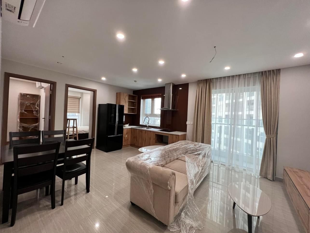 Cần cho thuê căn hộ chung cư 3 phòng ngủ tầng cao view thoáng tại Watermark 395 Lạc Long Quân