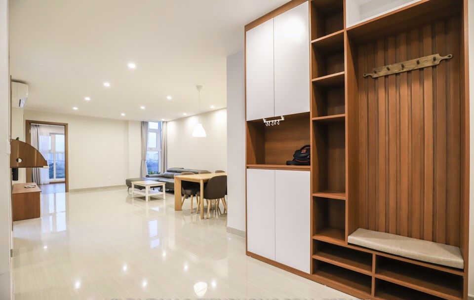 Cho thuê căn hộ 4 phòng ngủ đồ cơ bản dự án Hinode Royal Park