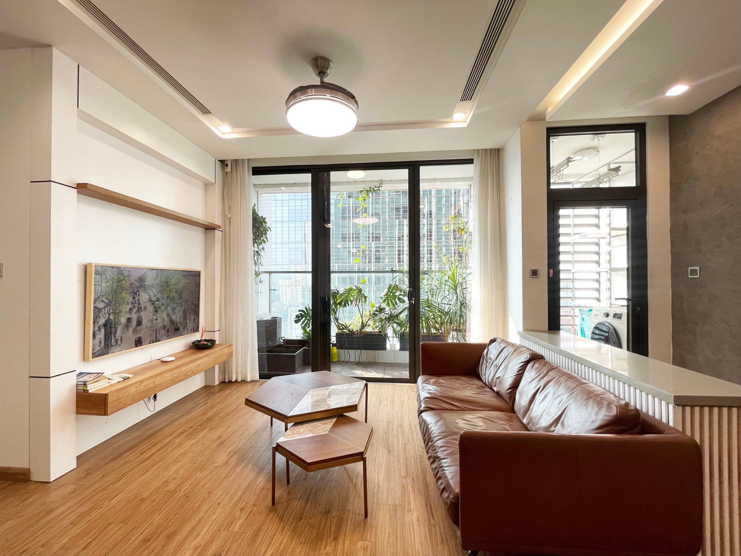 Cho thuê căn hộ 2 ngủ toà M1 Vinhomes Metropolis, trang bị đầy đủ nội thất chỉ việc dọn vào ở luôn