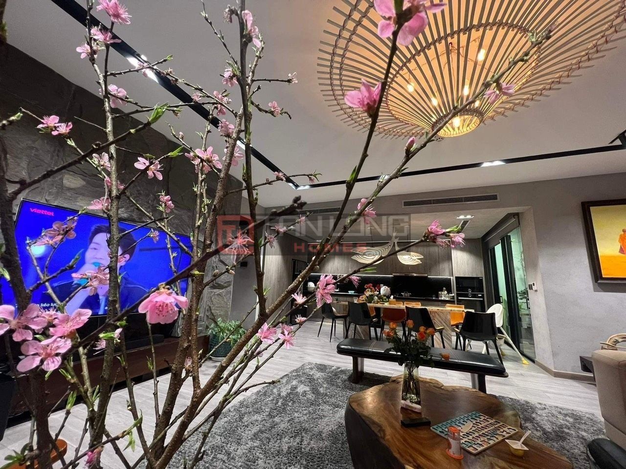 Cần cho thuê căn hộ 4 phòng ngủ toà R2 view đẹp dự án Sunshine River Side