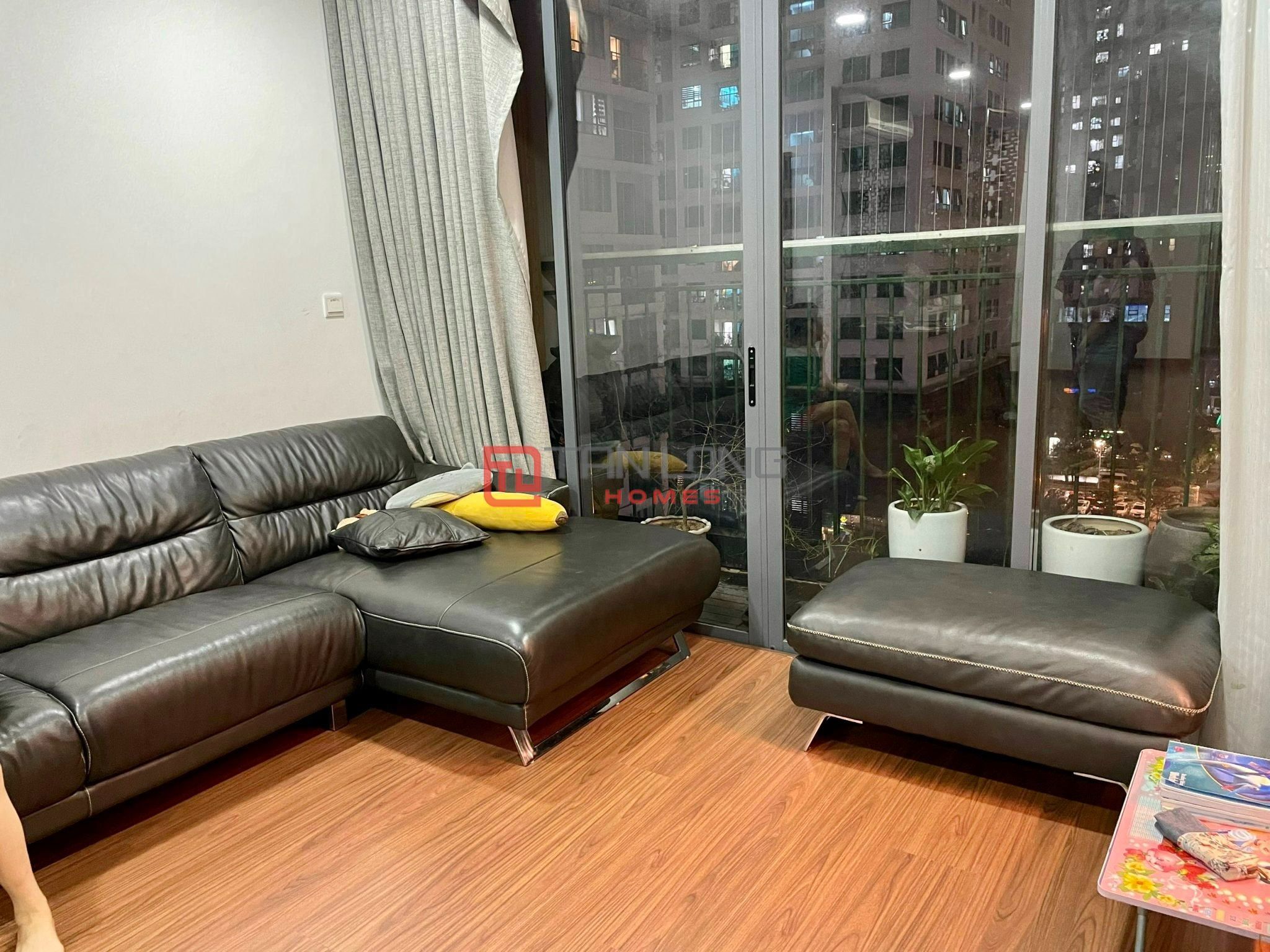 Bán căn hộ chung cư Vườn Đào, hướng Nam, 85m2,  2 ngủ, 2wc, nhà vuông vắn, có sổ