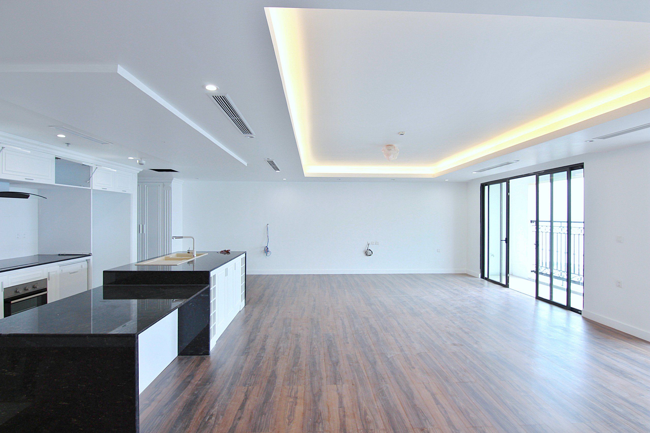 Cho thuê căn hộ 4PN 234m2 tại D'Le Roi Soleil 59 Xuân Diệu, Quảng An, Tây Hồ