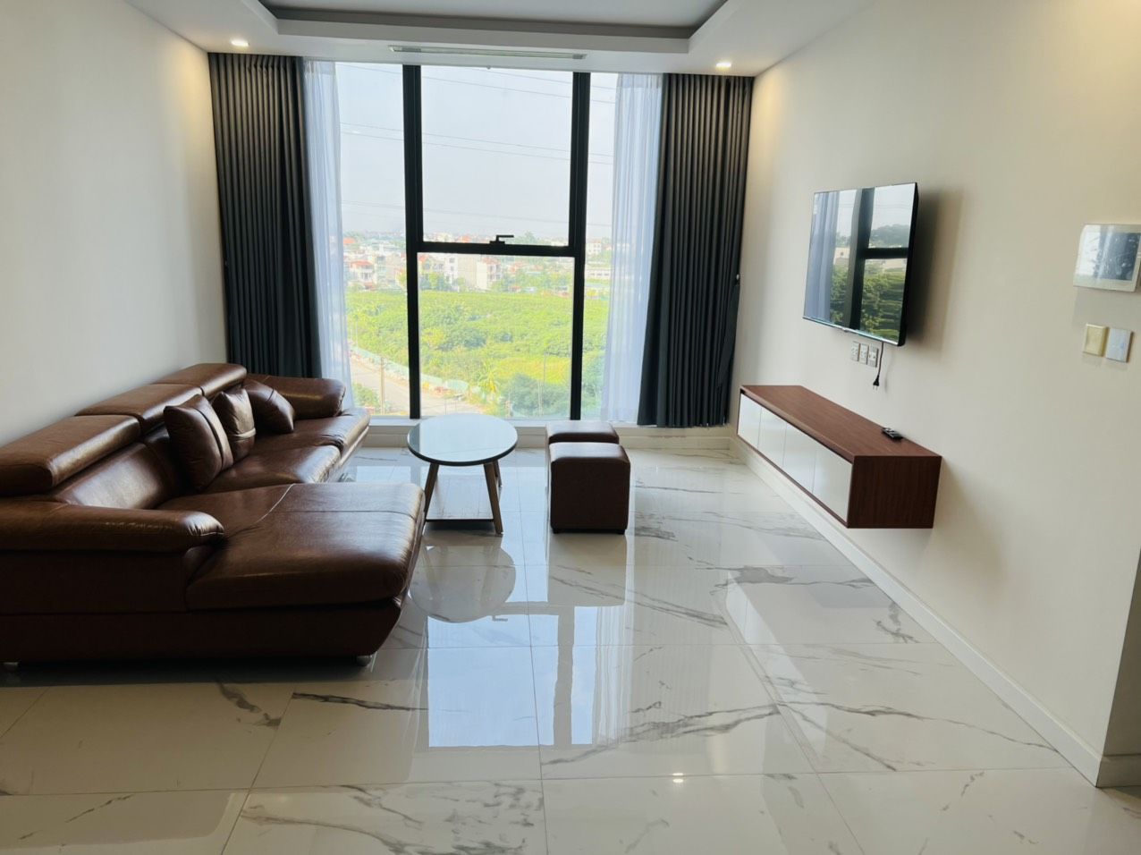 Cho thuê căn hộ 3PN tầng trung Sunshine City Hà Nội