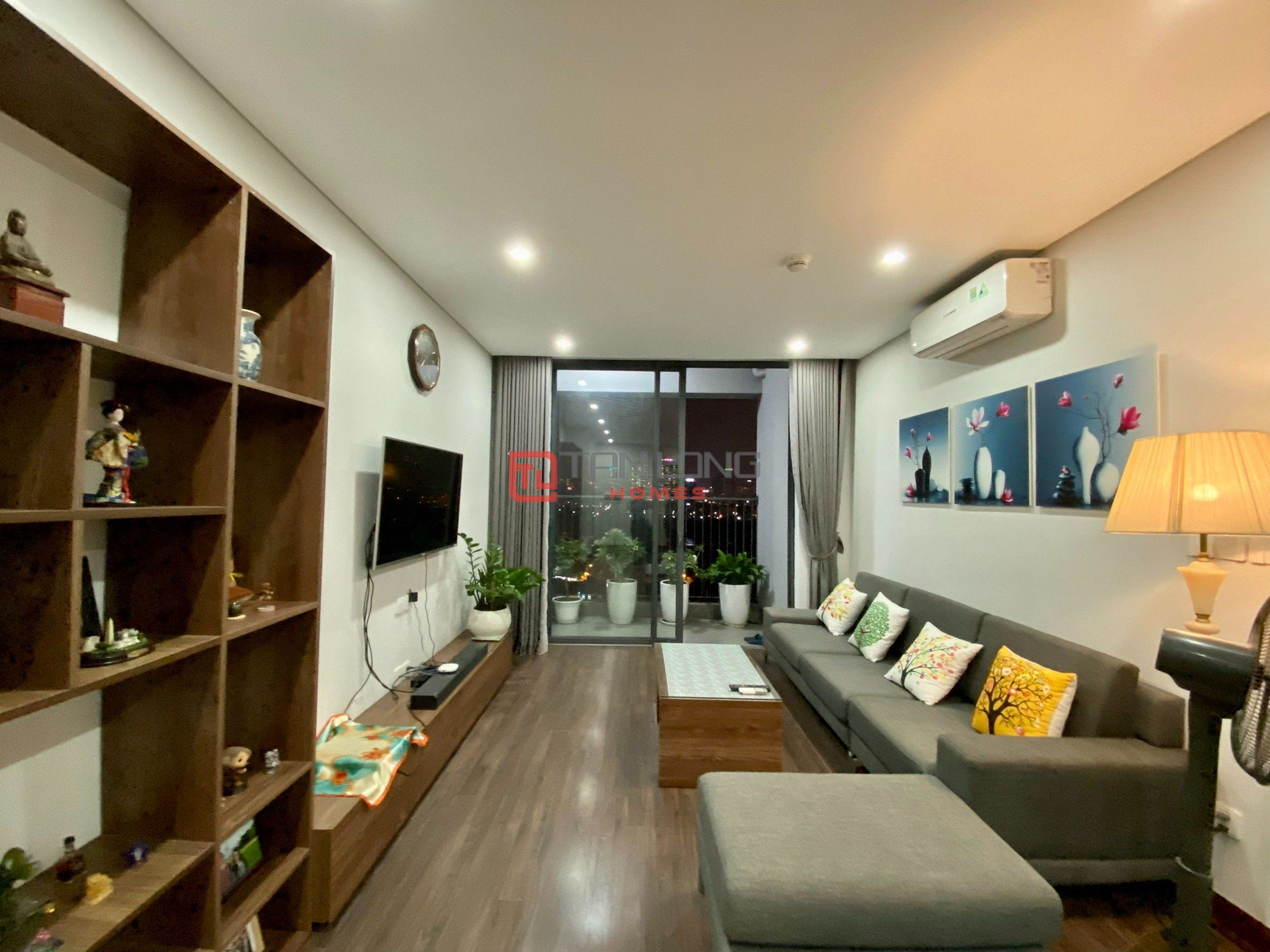 Bán căn hộ Vườn Đào, 3 ngủ, 126m2, 2 ban công, tầng cao, nội thất đẹp