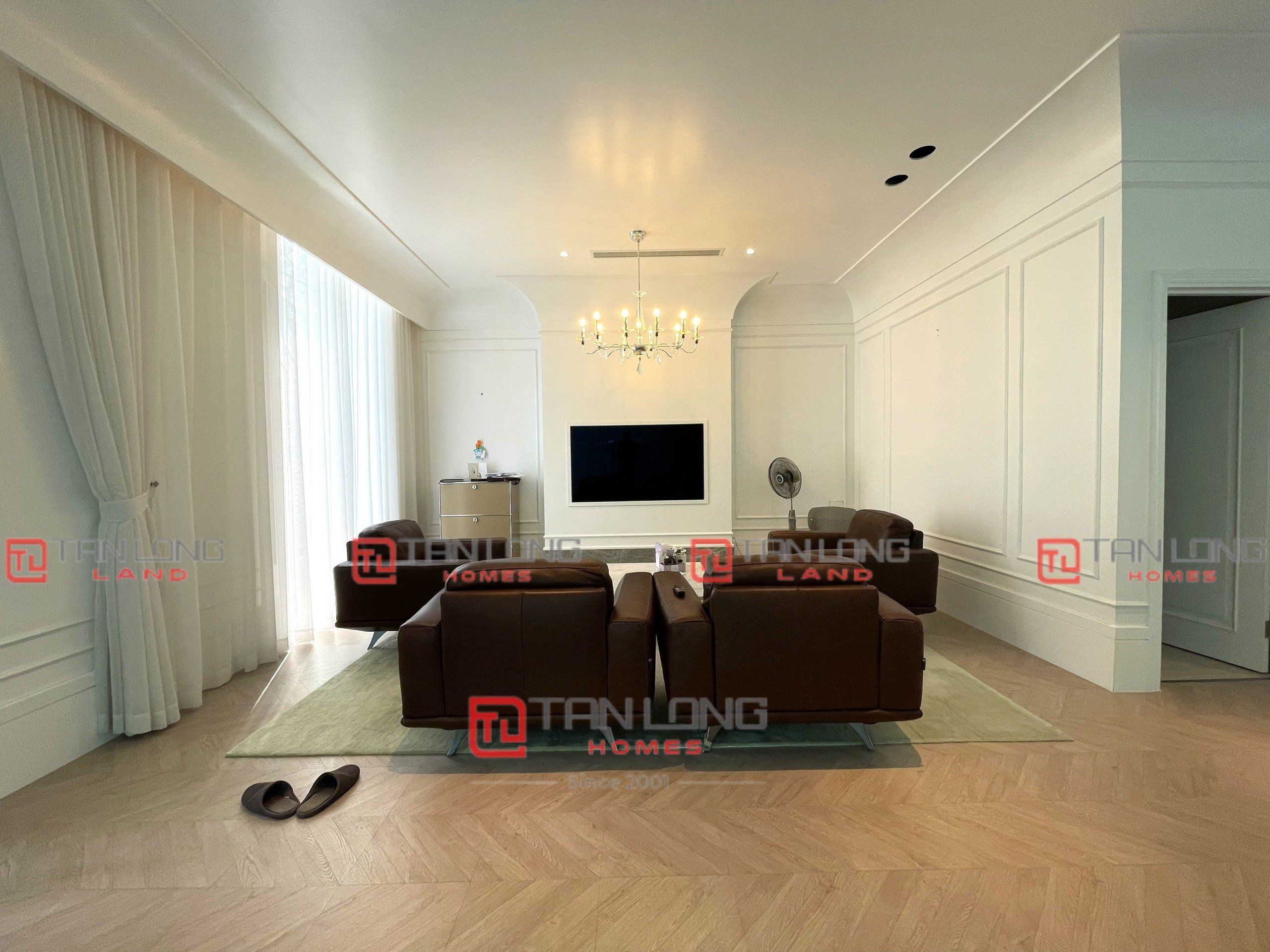 Cho thuê đơn lập 500m2 hướng Nam, view vườn hoa khu biệt thự Vườn Cam