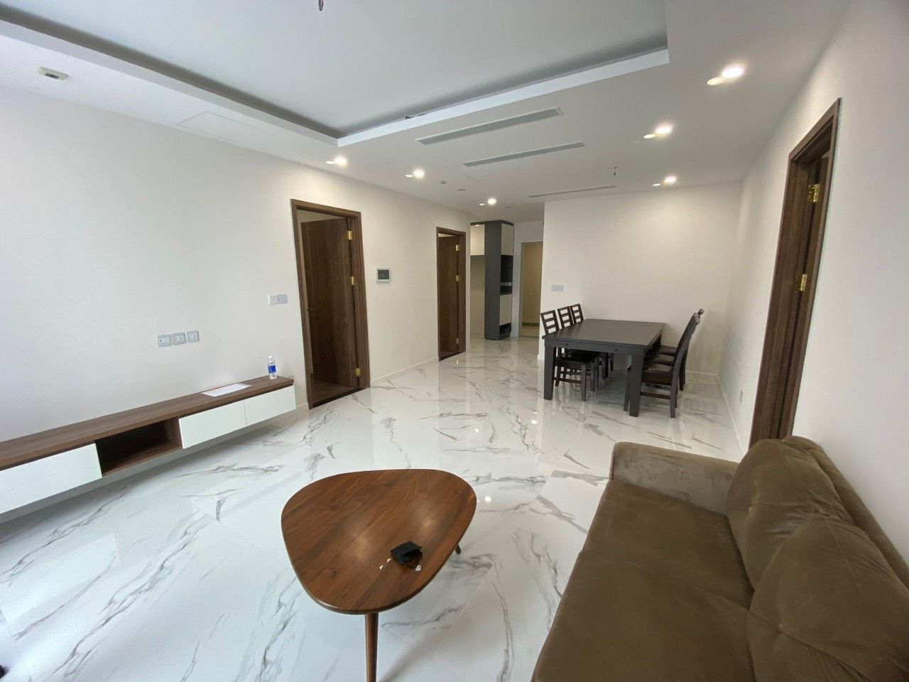 Cần bán nhanh căn hộ 2PN +1 tại chung cư Sunshine City Hà Nội